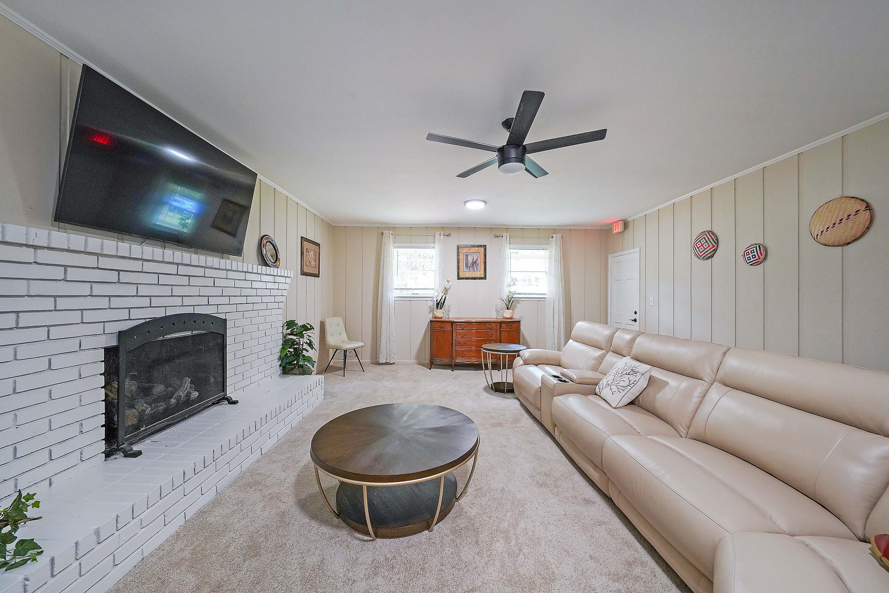 Kennesaw Komfort, Home for 8 6