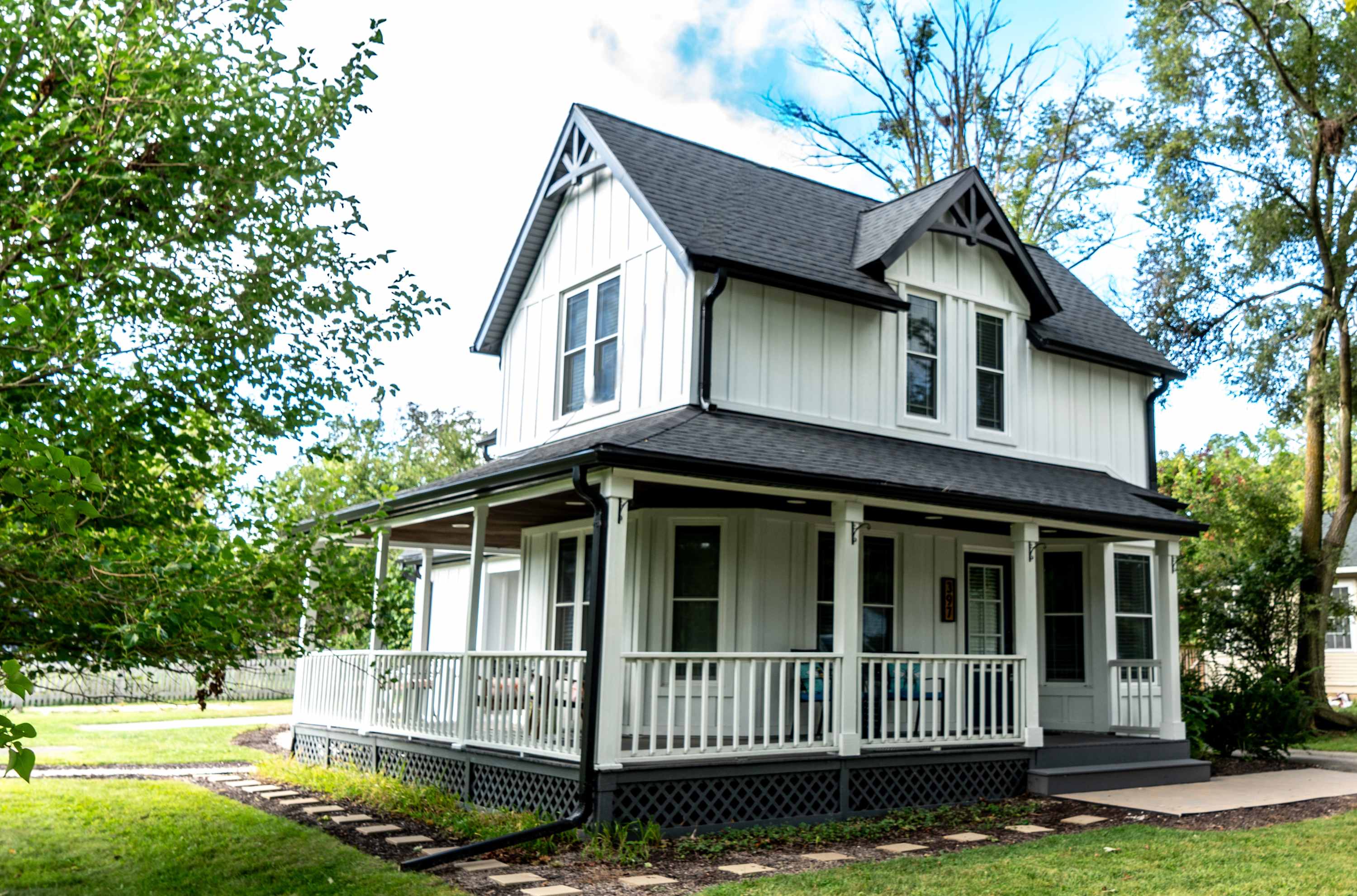 Williams Bay Home by Yerkes with 3 En-Suites