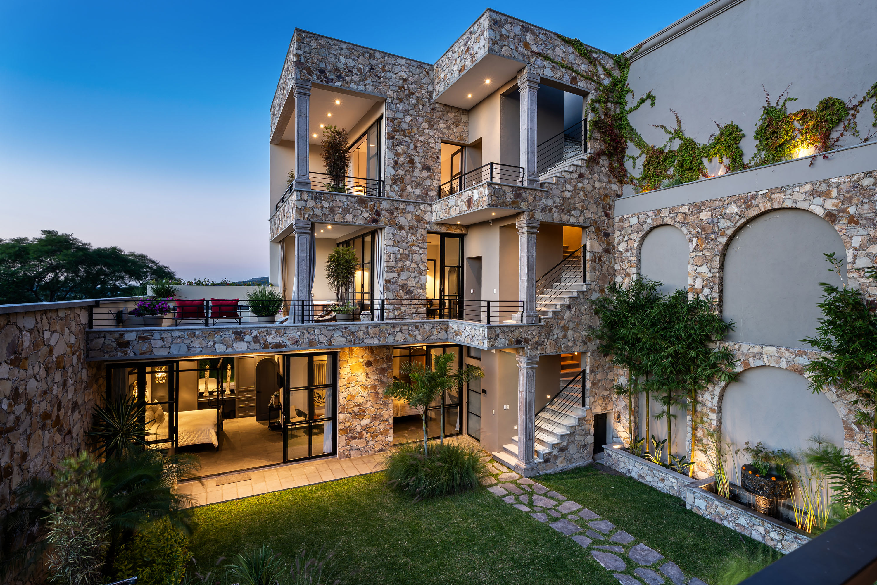 Vista Vieja – 6BR Luxury Villa with Pool & Views, a Mini Resort with Indoor/Outdoor Living — San Miguel de Allende, Guanajuato — vacation rental
