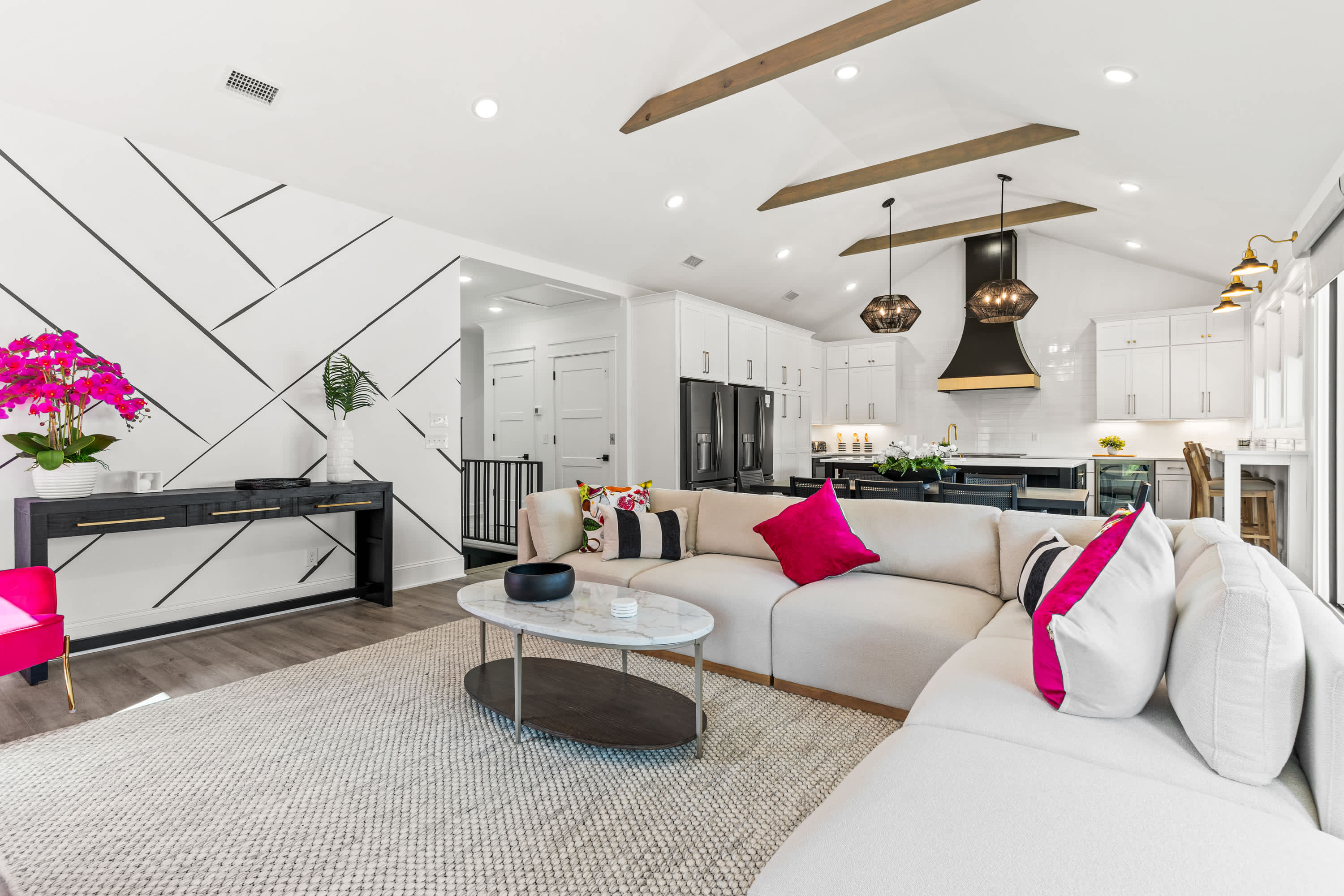 8 Bdrm Oasis w/ Private Pool and Decks 2