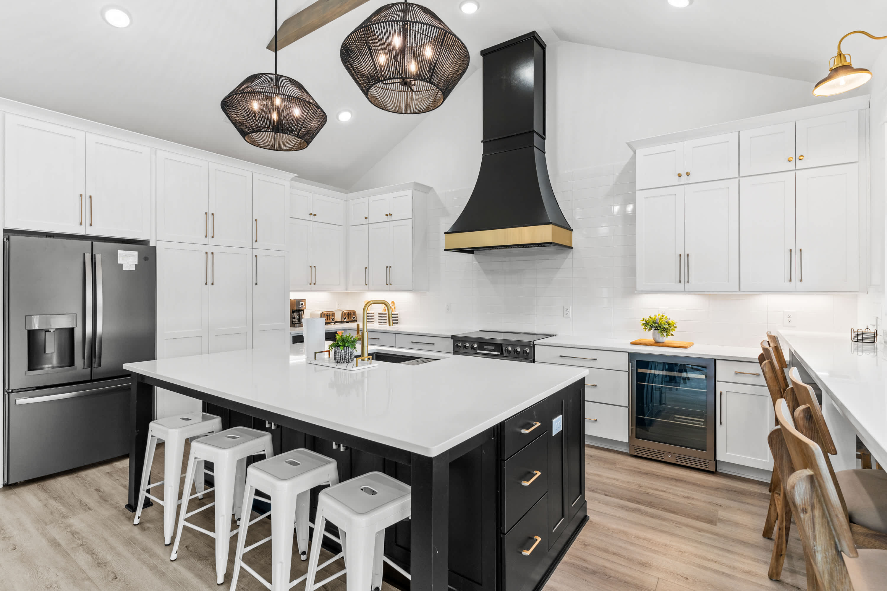 8 Bdrm Oasis w/ Private Pool and Decks 3