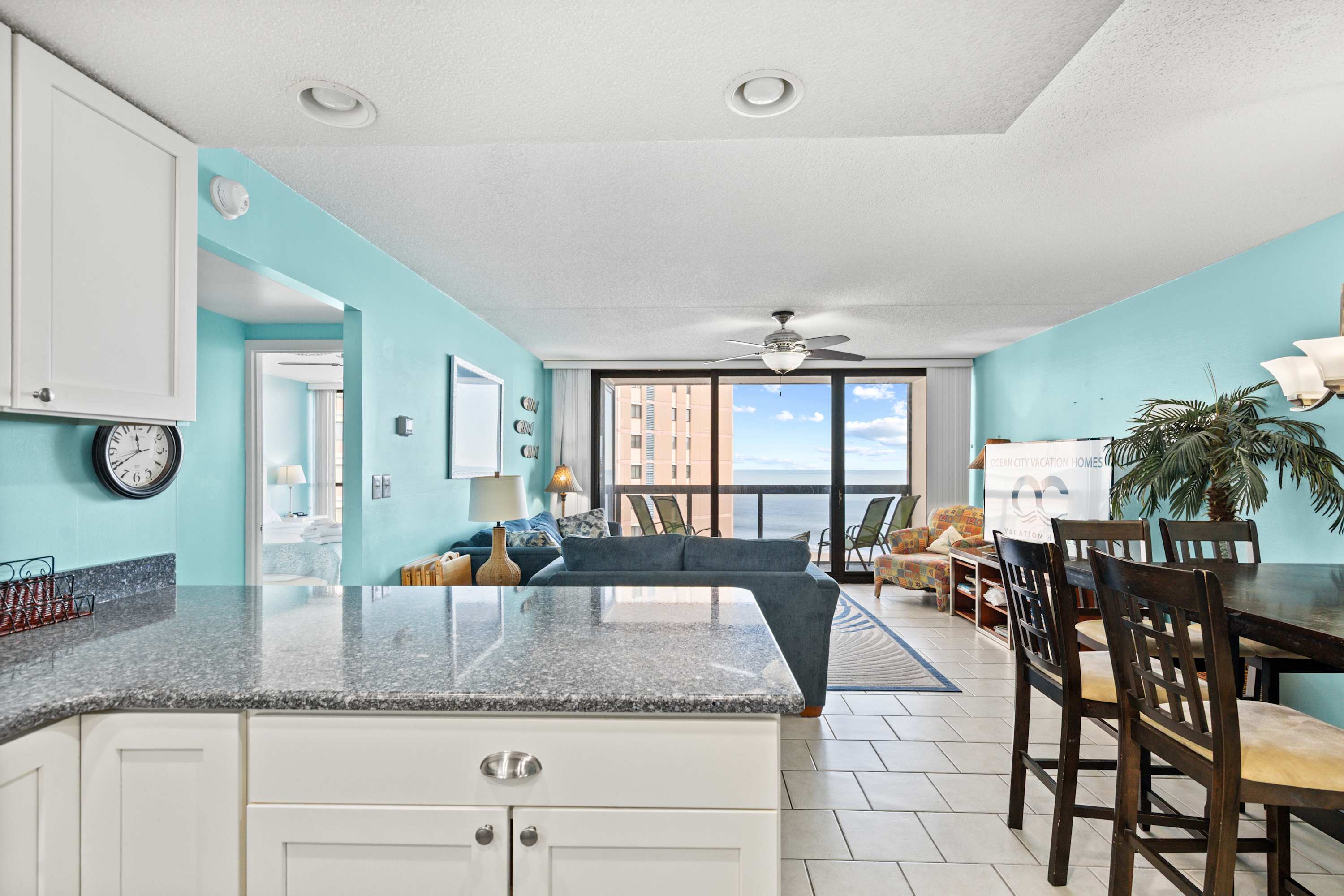 Golden Sands 701, Beachfront Family Resort Escape