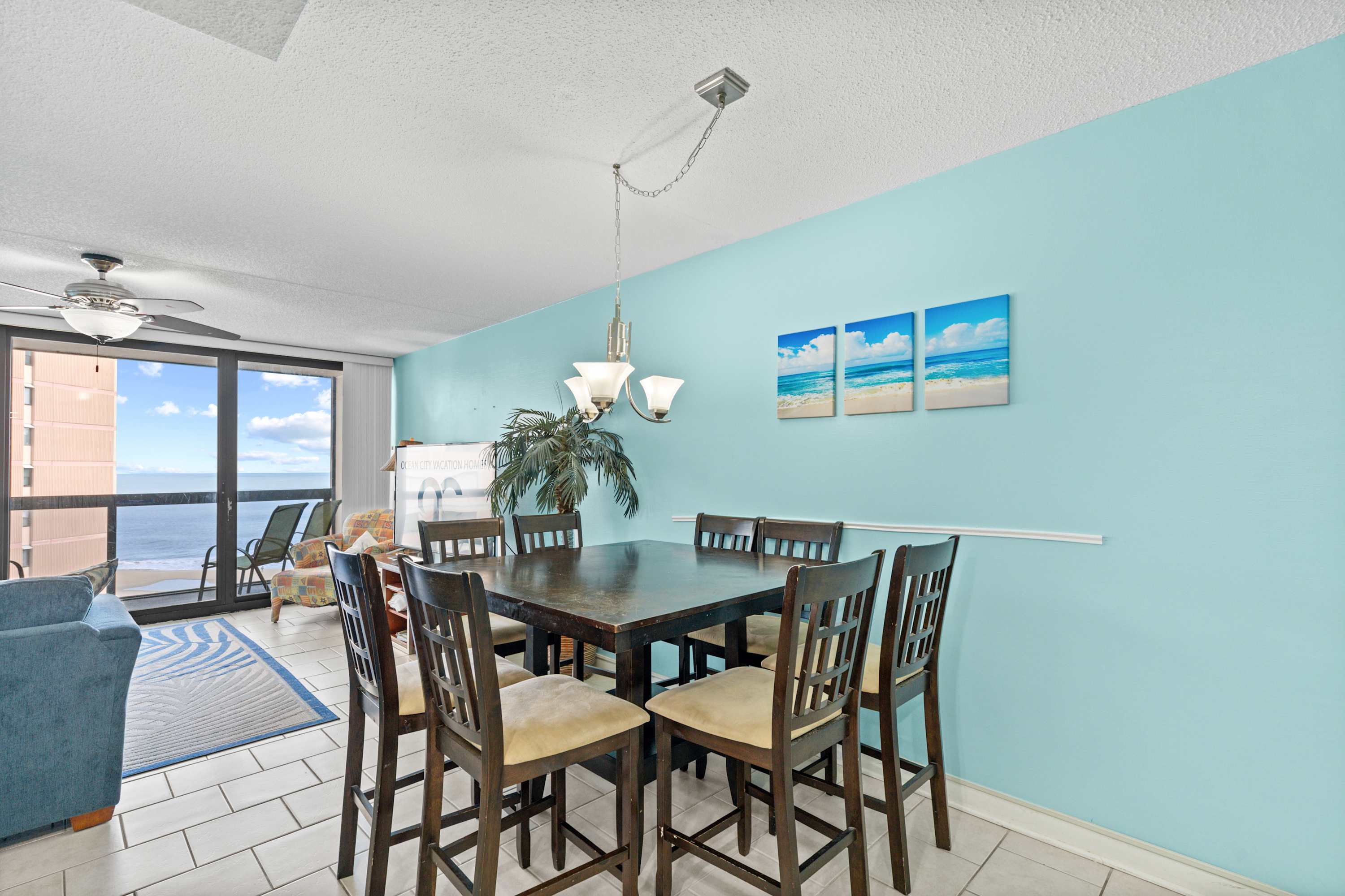 Golden Sands 701, Beachfront Family Resort Escape