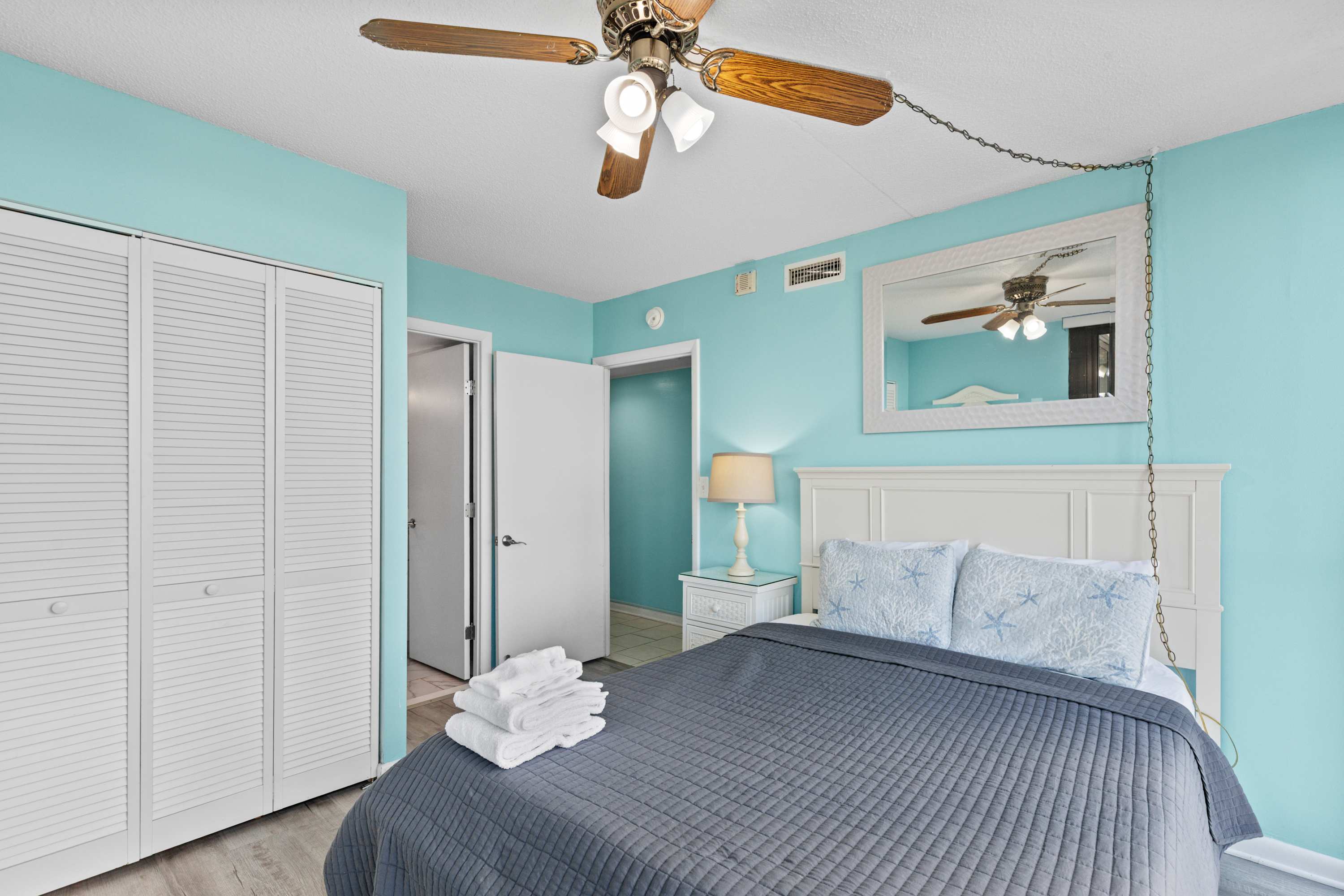 Golden Sands 701, Beachfront Family Resort Escape