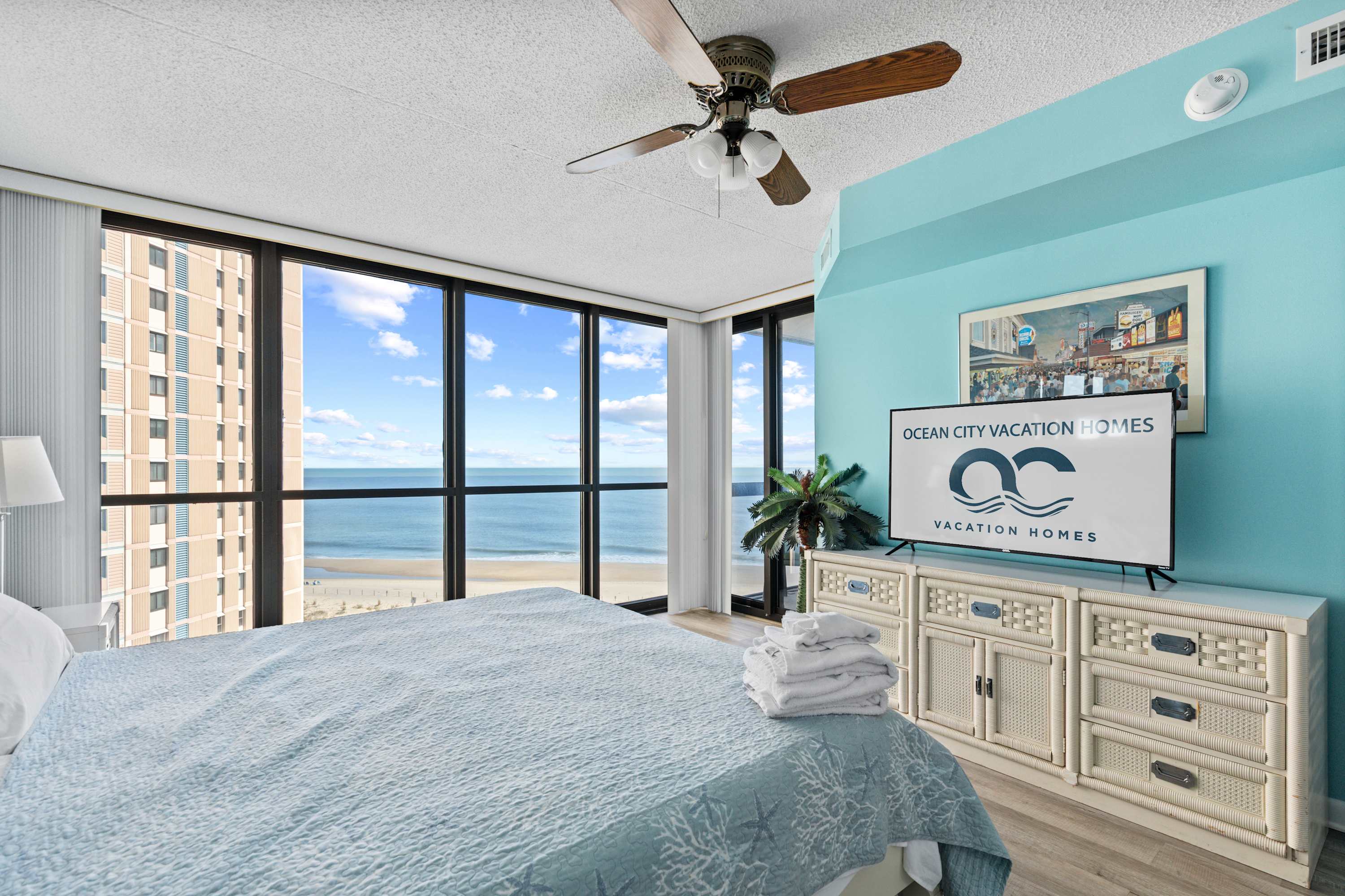 Golden Sands 701, Beachfront Family Resort Escape