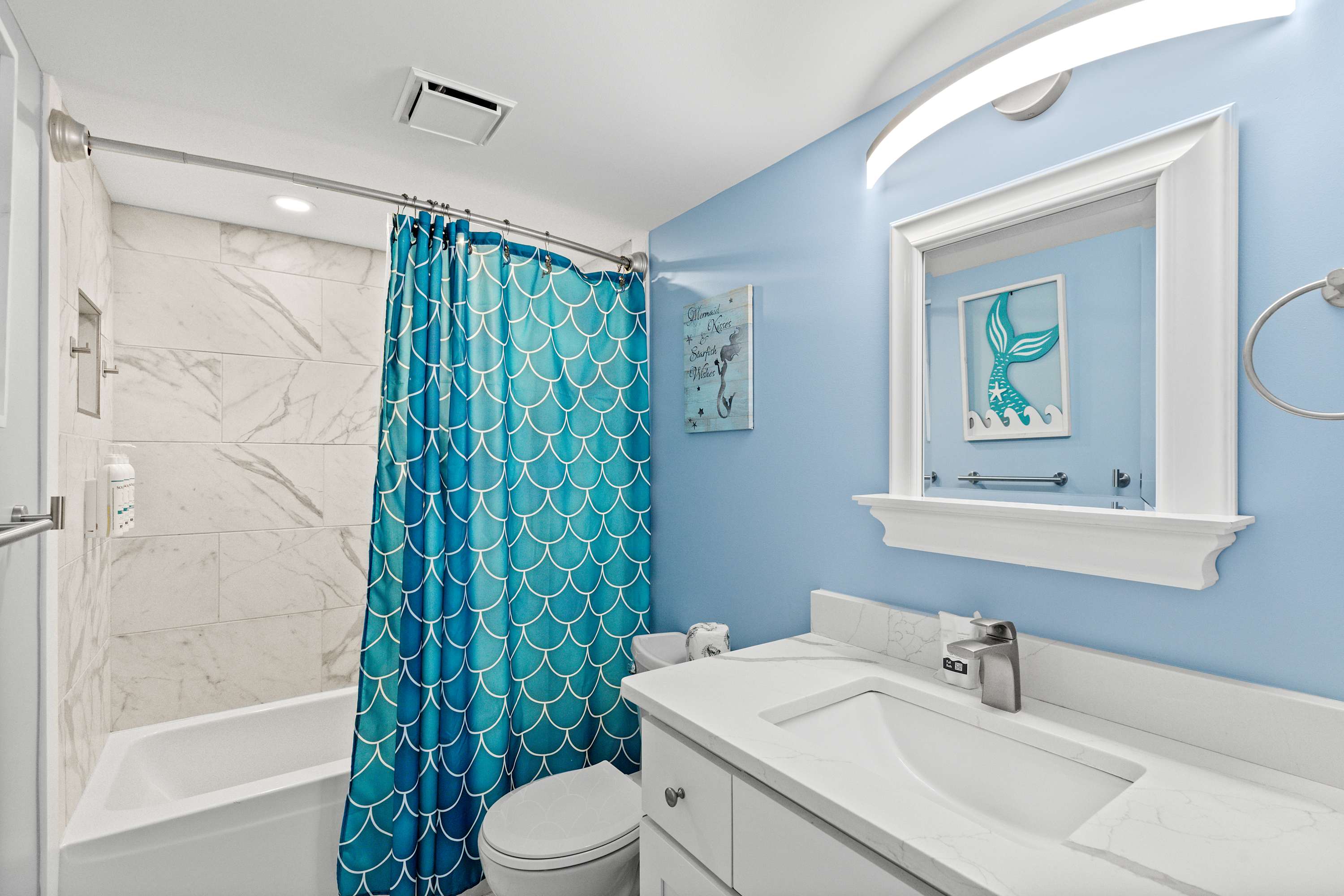 Golden Sands 701, Beachfront Family Resort Escape