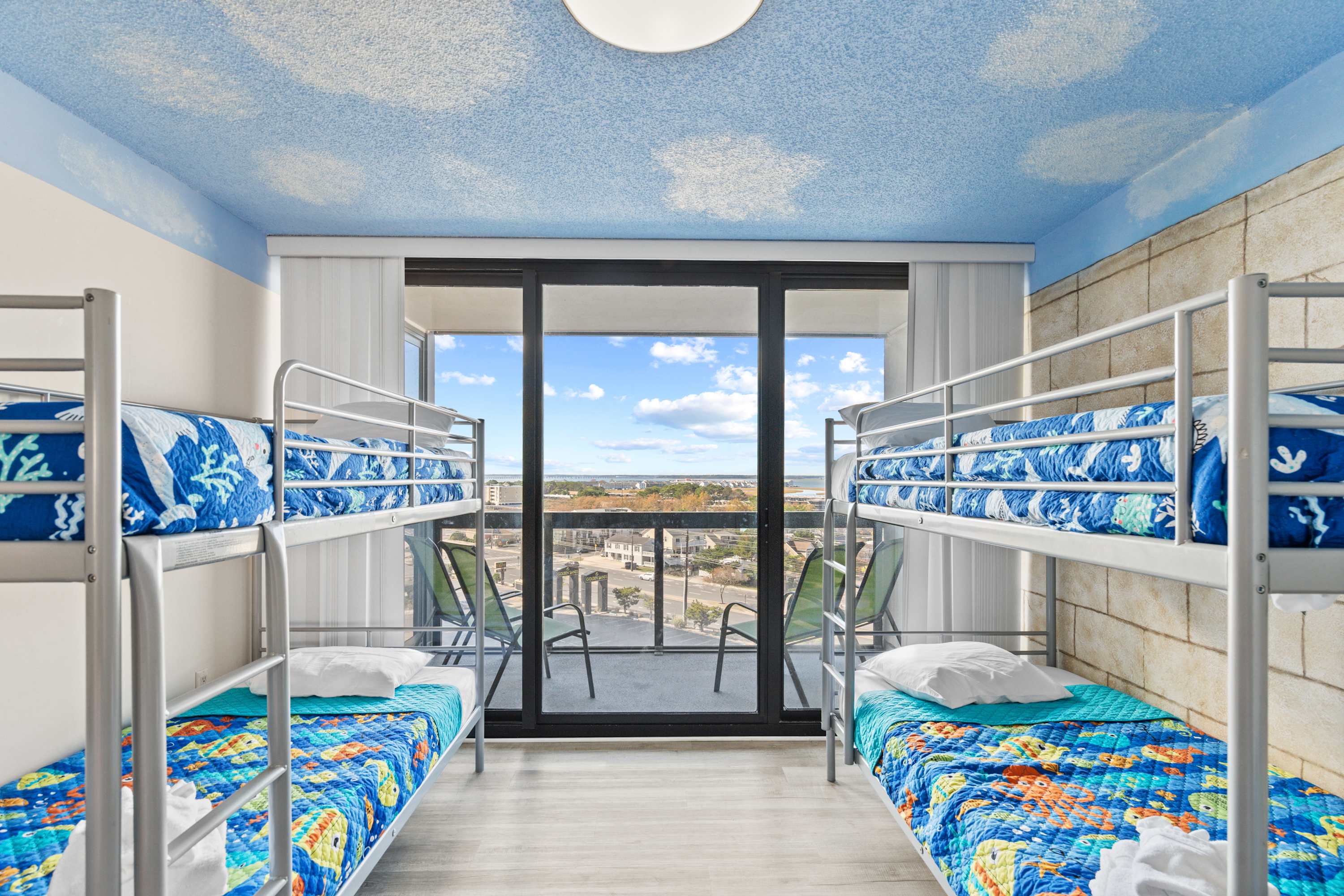 Golden Sands 701, Beachfront Family Resort Escape