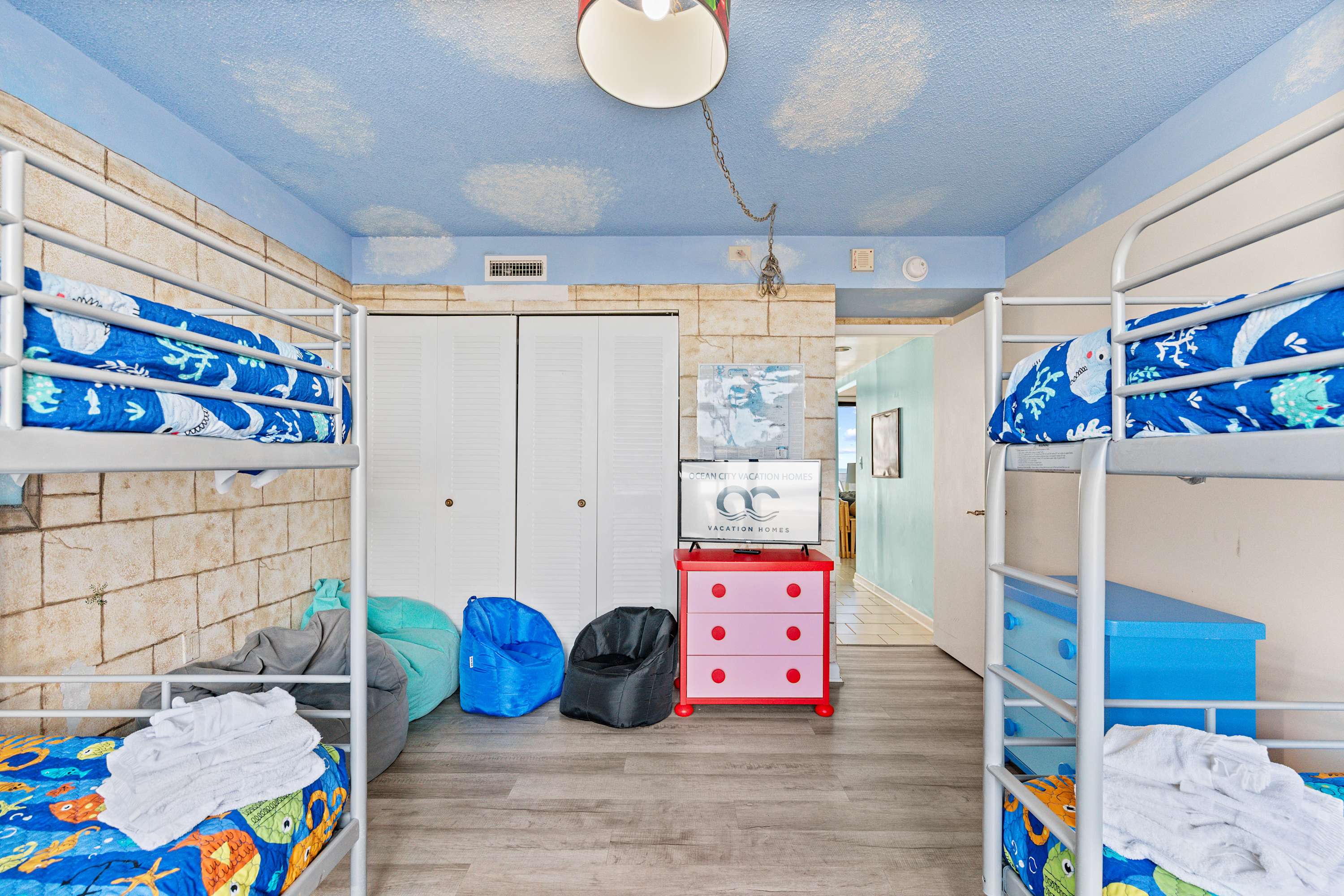 Golden Sands 701, Beachfront Family Resort Escape