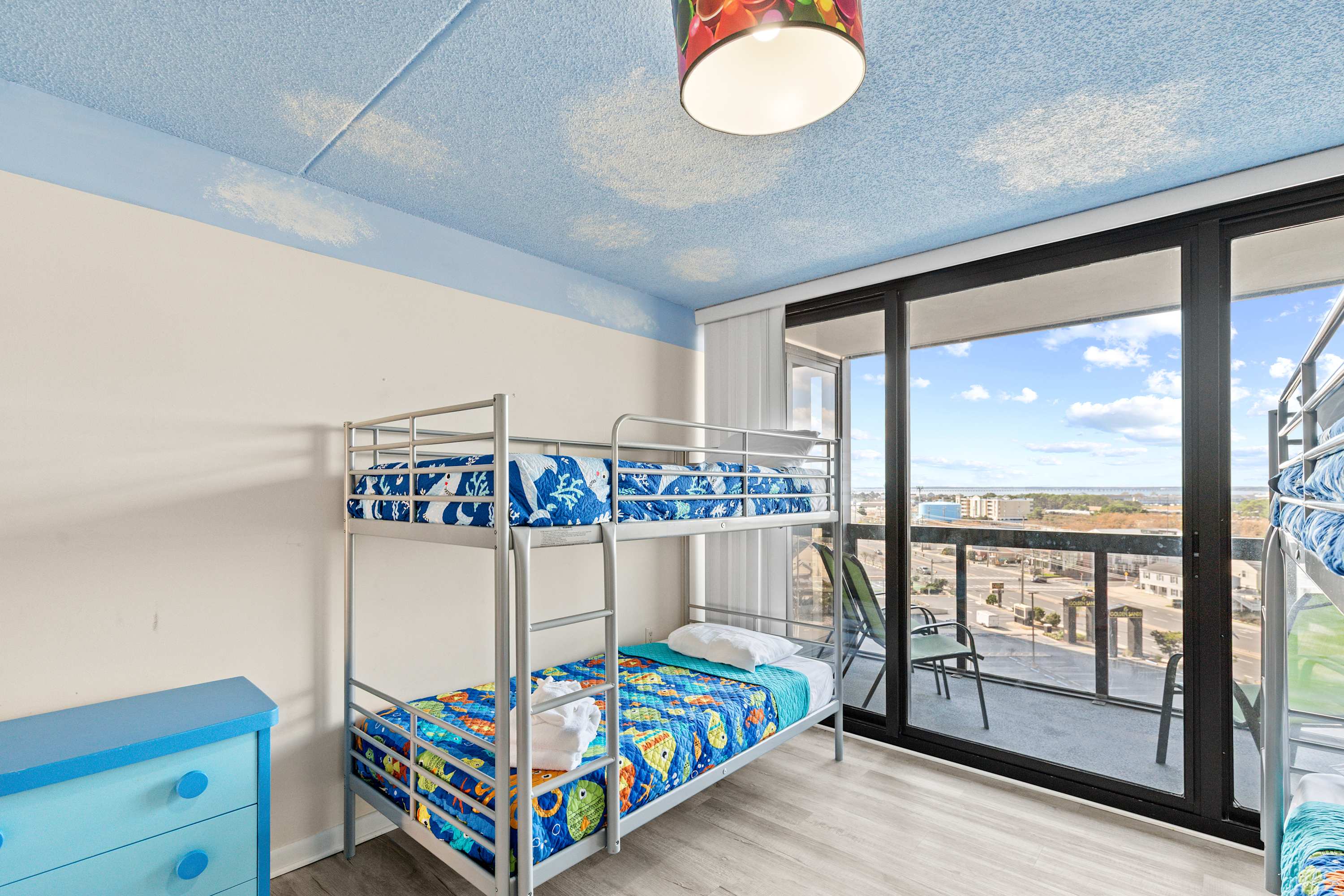 Golden Sands 701, Beachfront Family Resort Escape