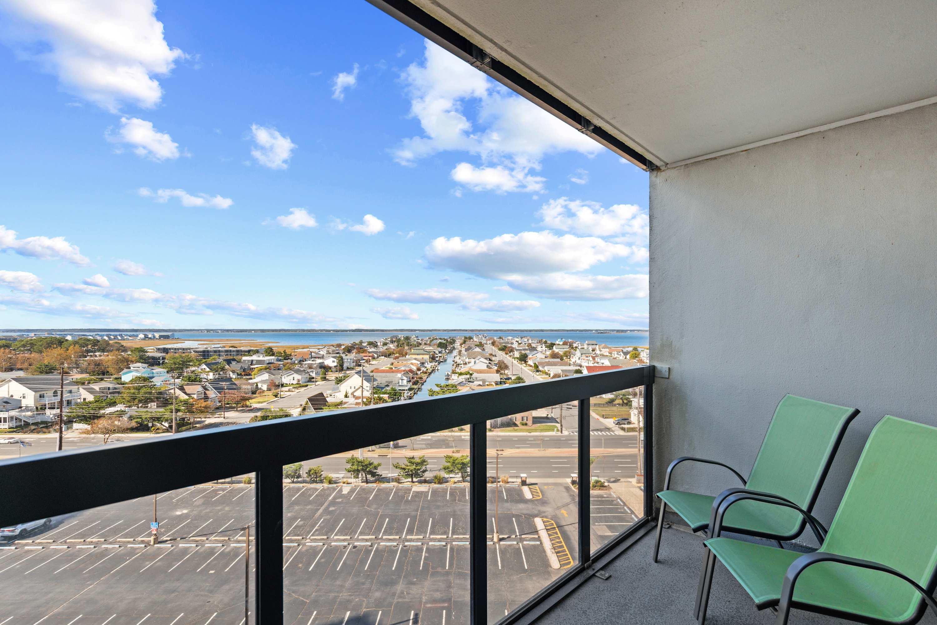 Golden Sands 701, Beachfront Family Resort Escape