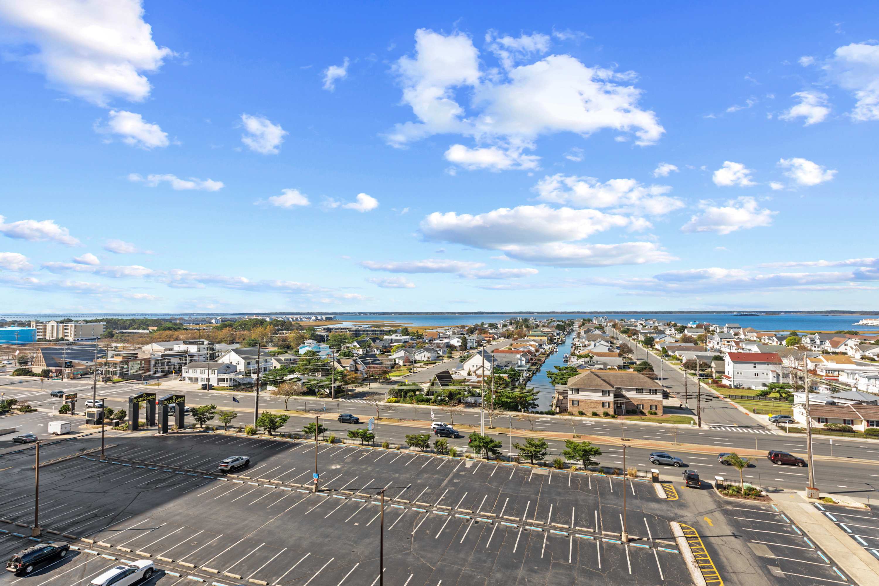 Golden Sands 701, Beachfront Family Resort Escape