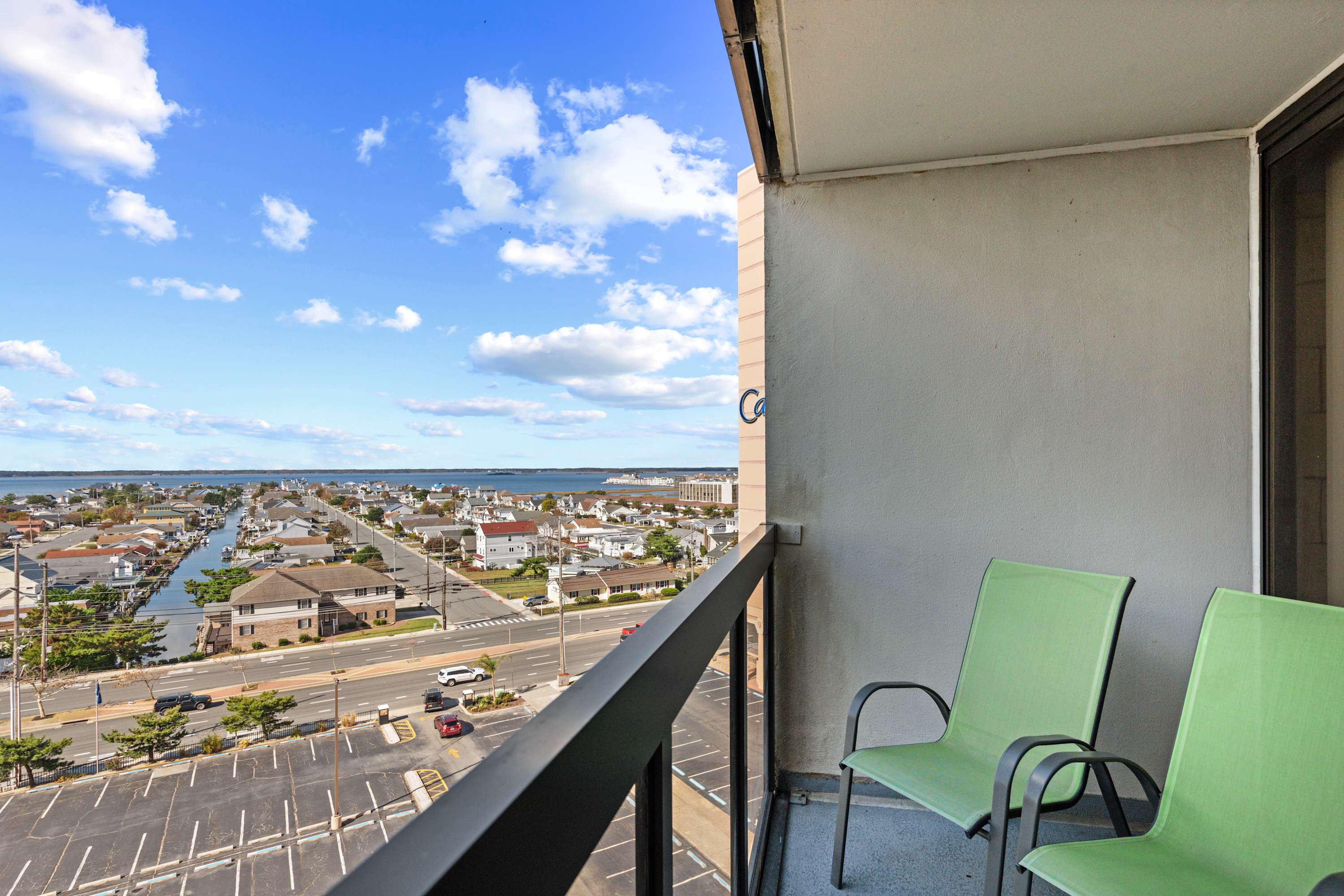 Golden Sands 701, Beachfront Family Resort Escape