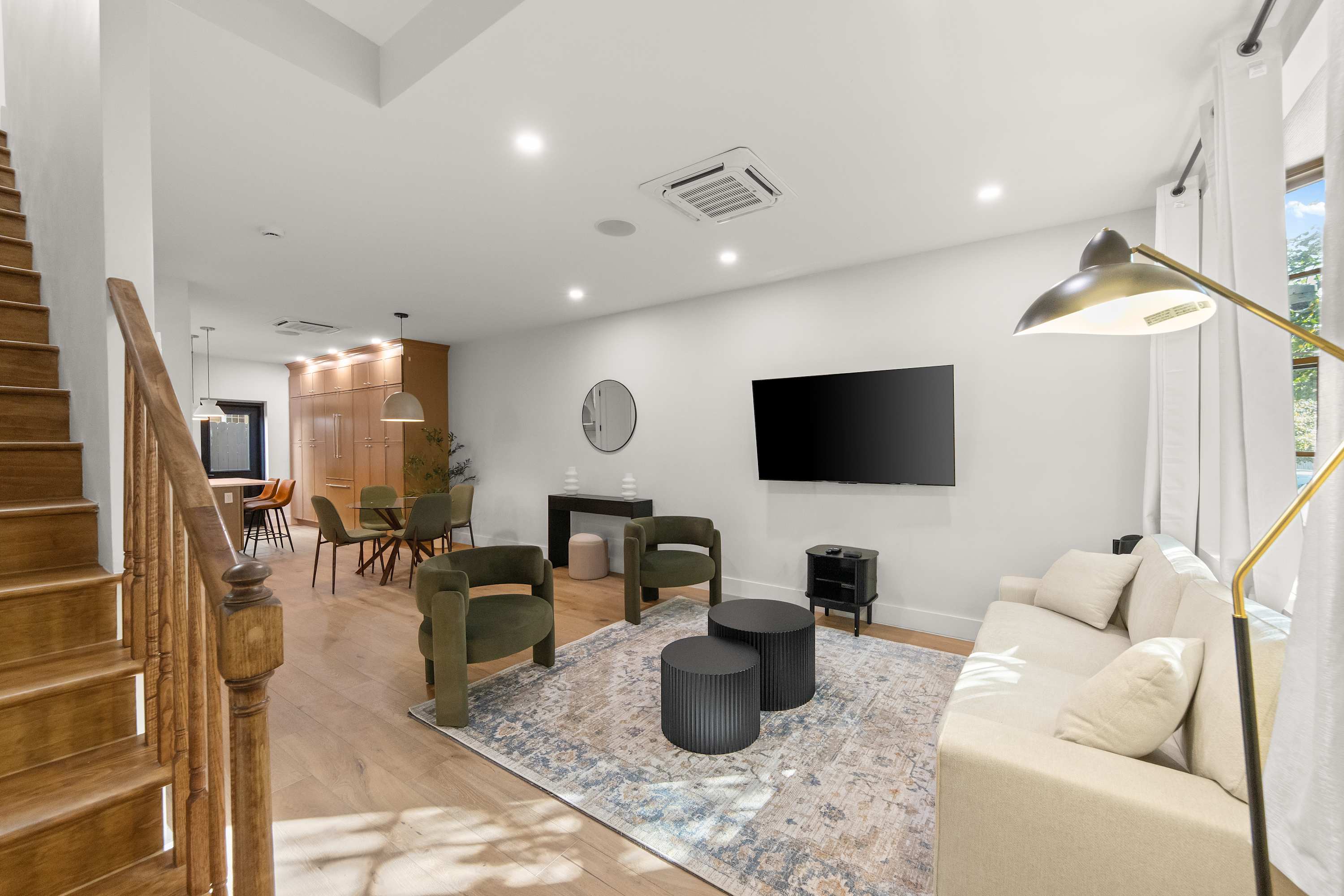 10-1 Stylish Townhouse Oasis in Greenpoint