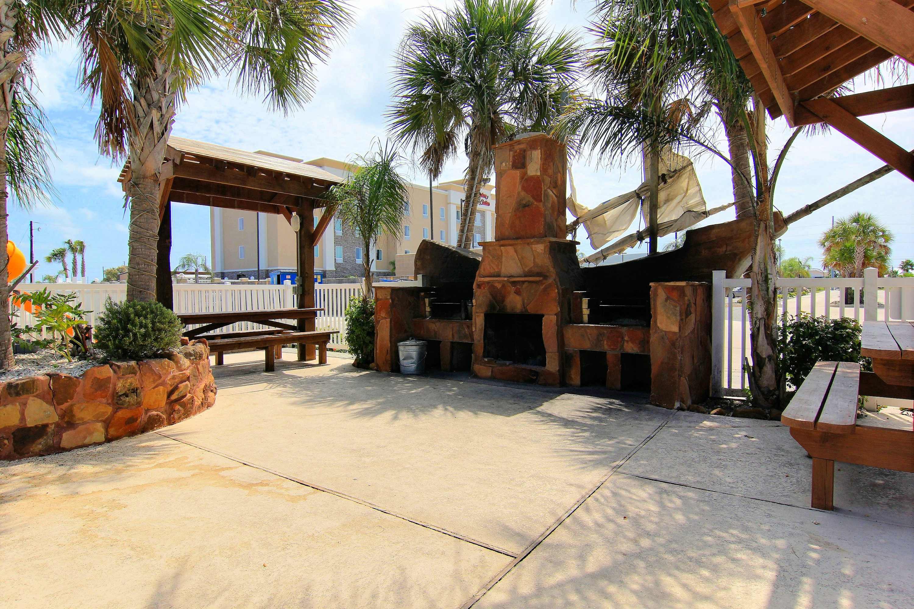 View of Pool, Full Resort Access | Hemingway House