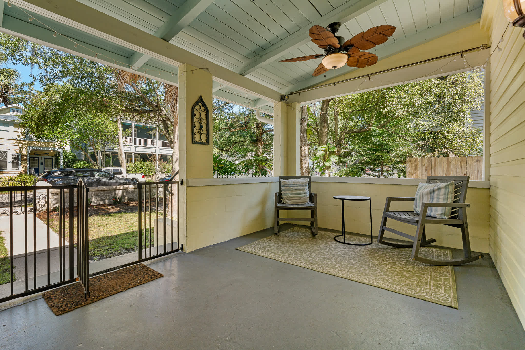 Secret Garden Hideaway | Walk to DNTN | Sleeps 8 — photo 10
