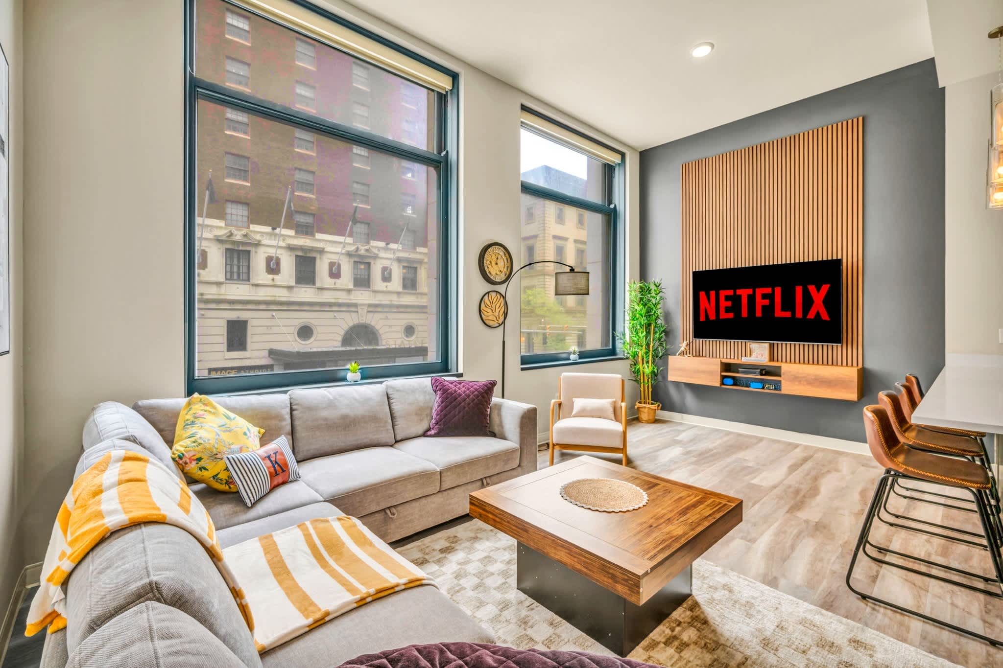Luxe Flat w/ Heated Pool & Sauna • Gym•Heart of DT — Cleveland, OH — vacation rental