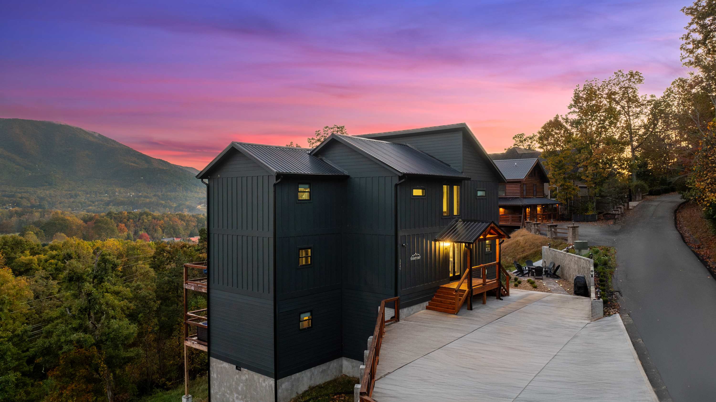 Luxury•Grand View•Community Pool•Theater•EVCharger — Sevierville, TN — vacation rental