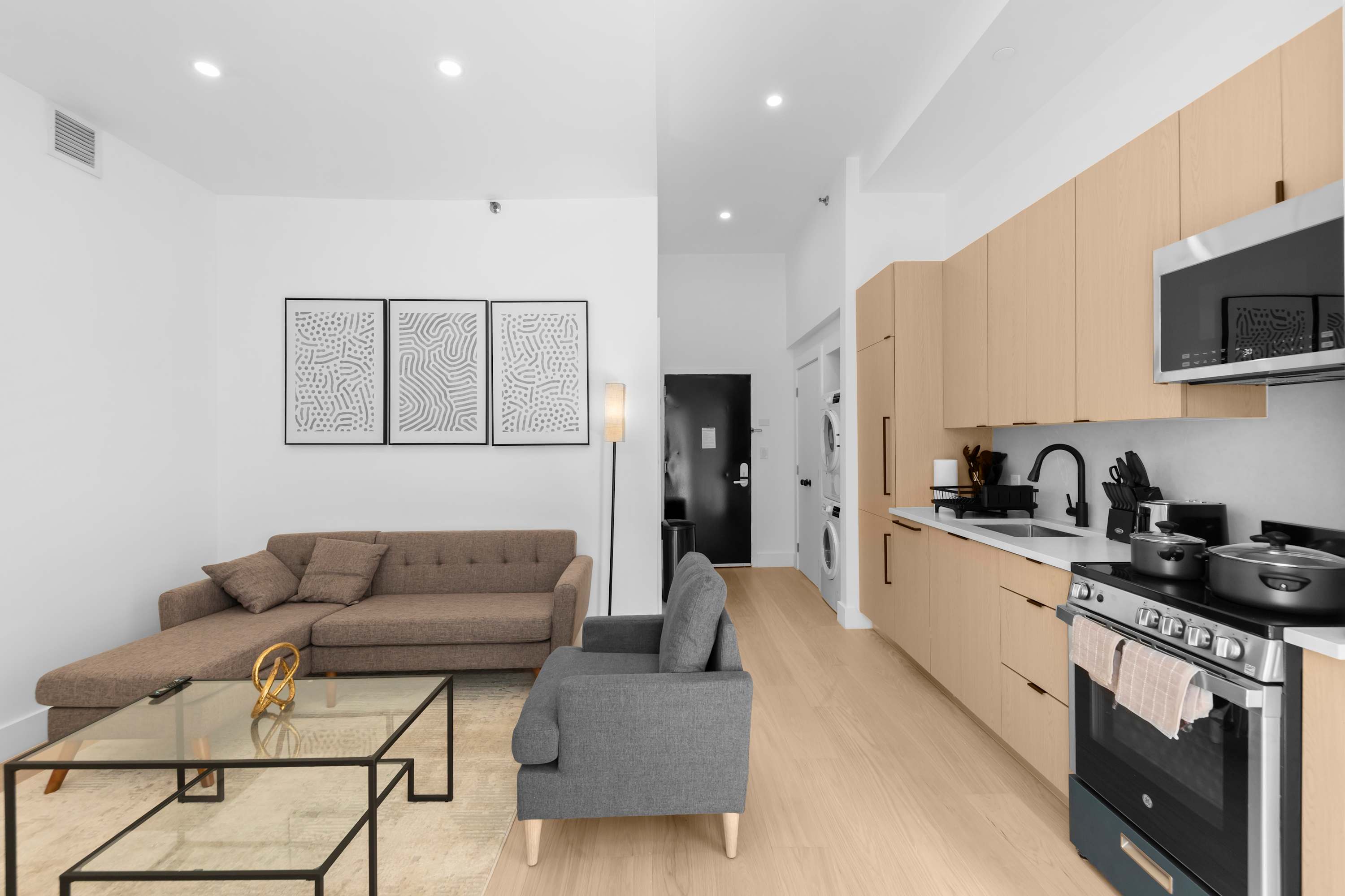 19-4D 2BR 1Bath Luxury Apt East Village 