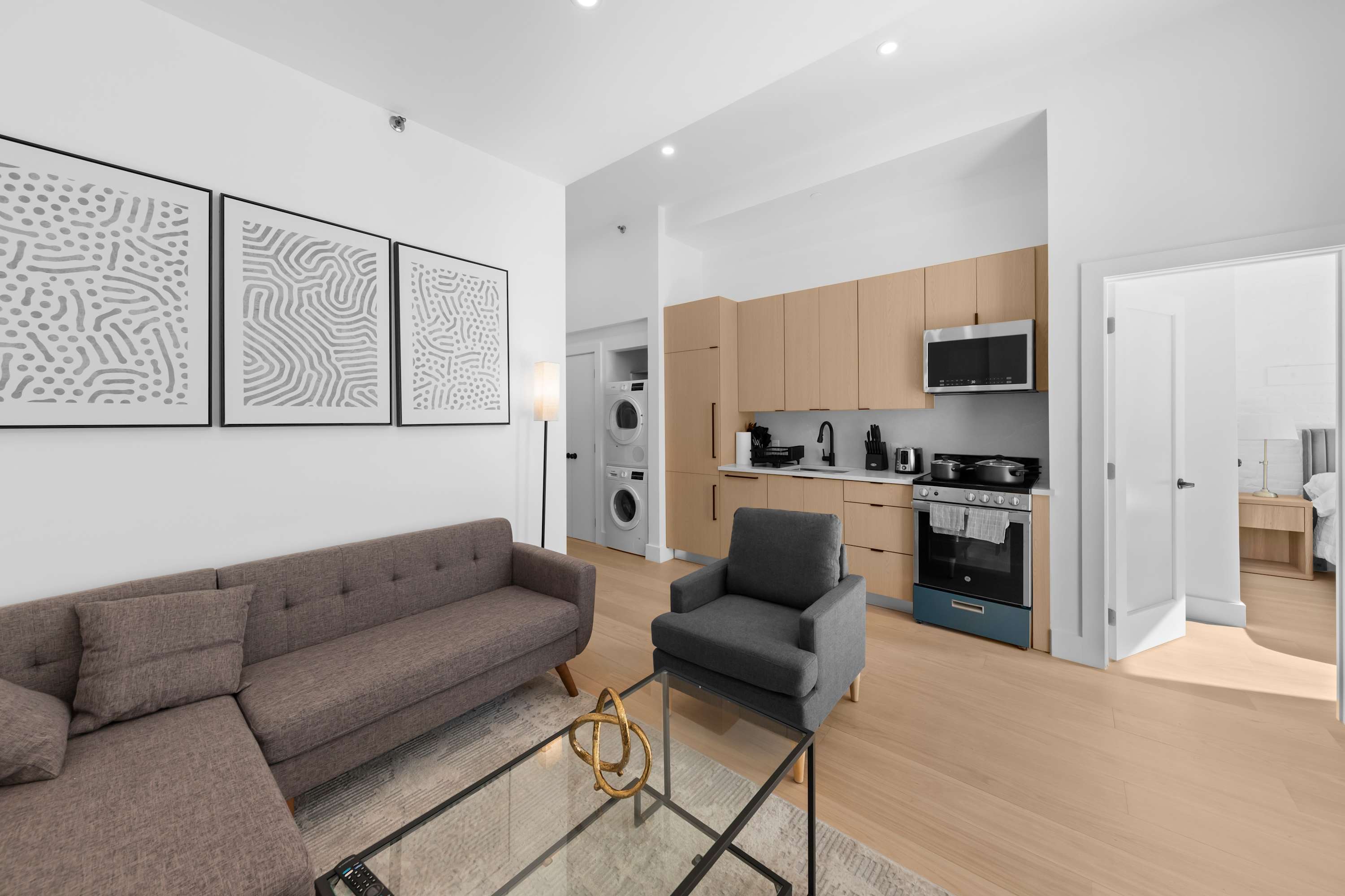 19-5D 2BR 1 Bath Luxury Apt East Village 