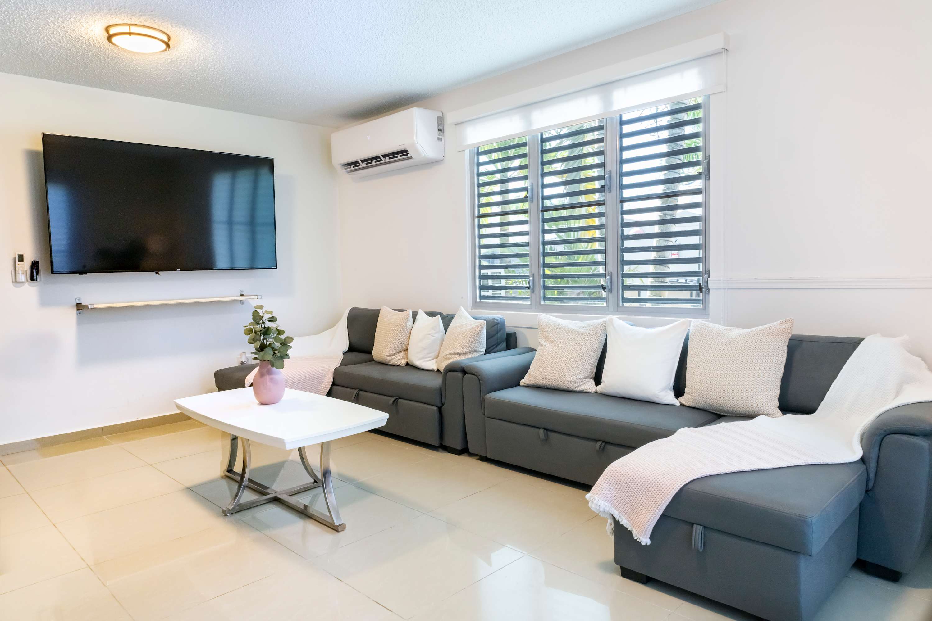 AQUA Ville Moderna 3 · Serene Poolside Hideaway - Property photo