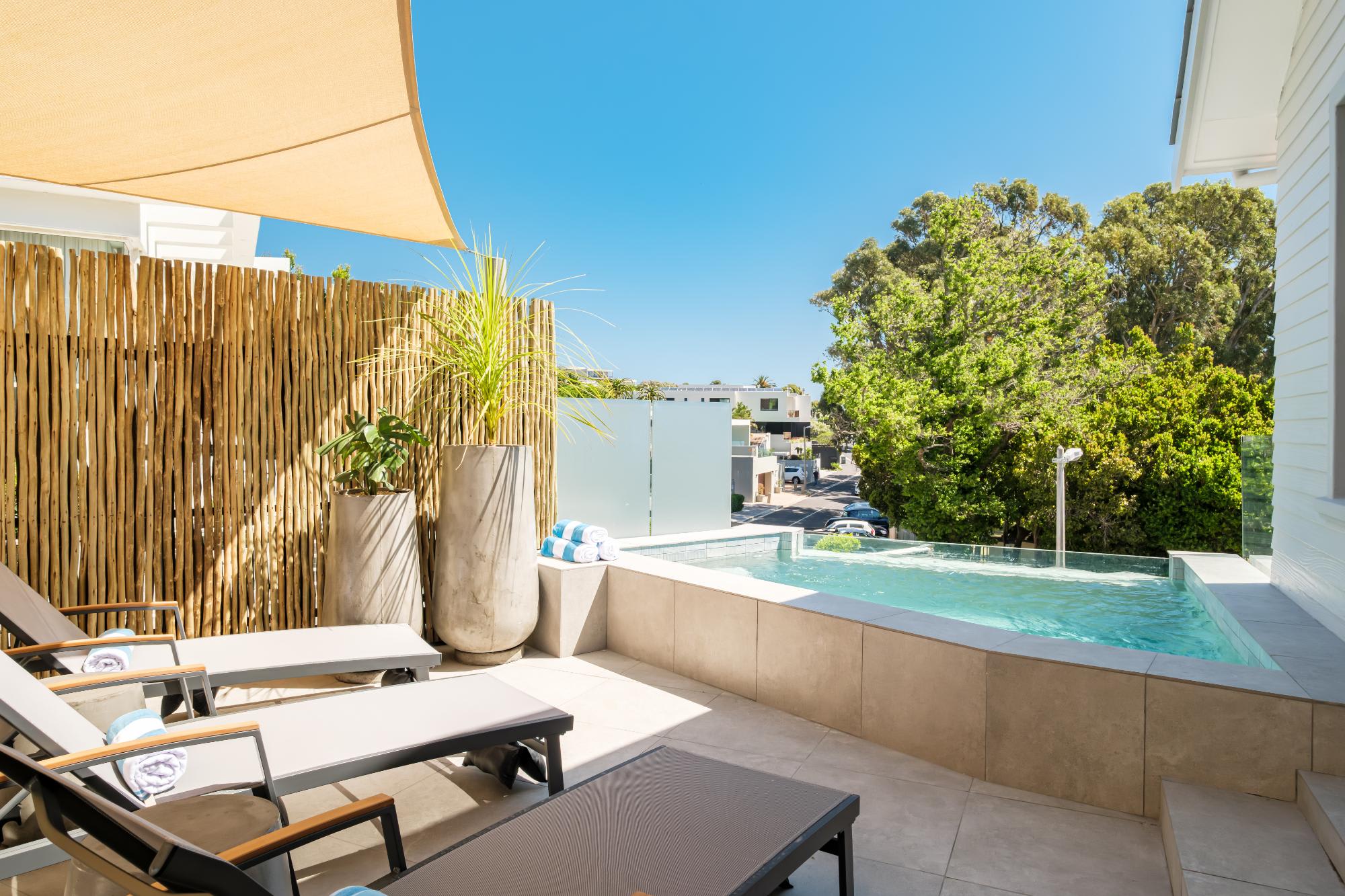 6bed Villa by Camps Bay Beach Seven the Drive 7