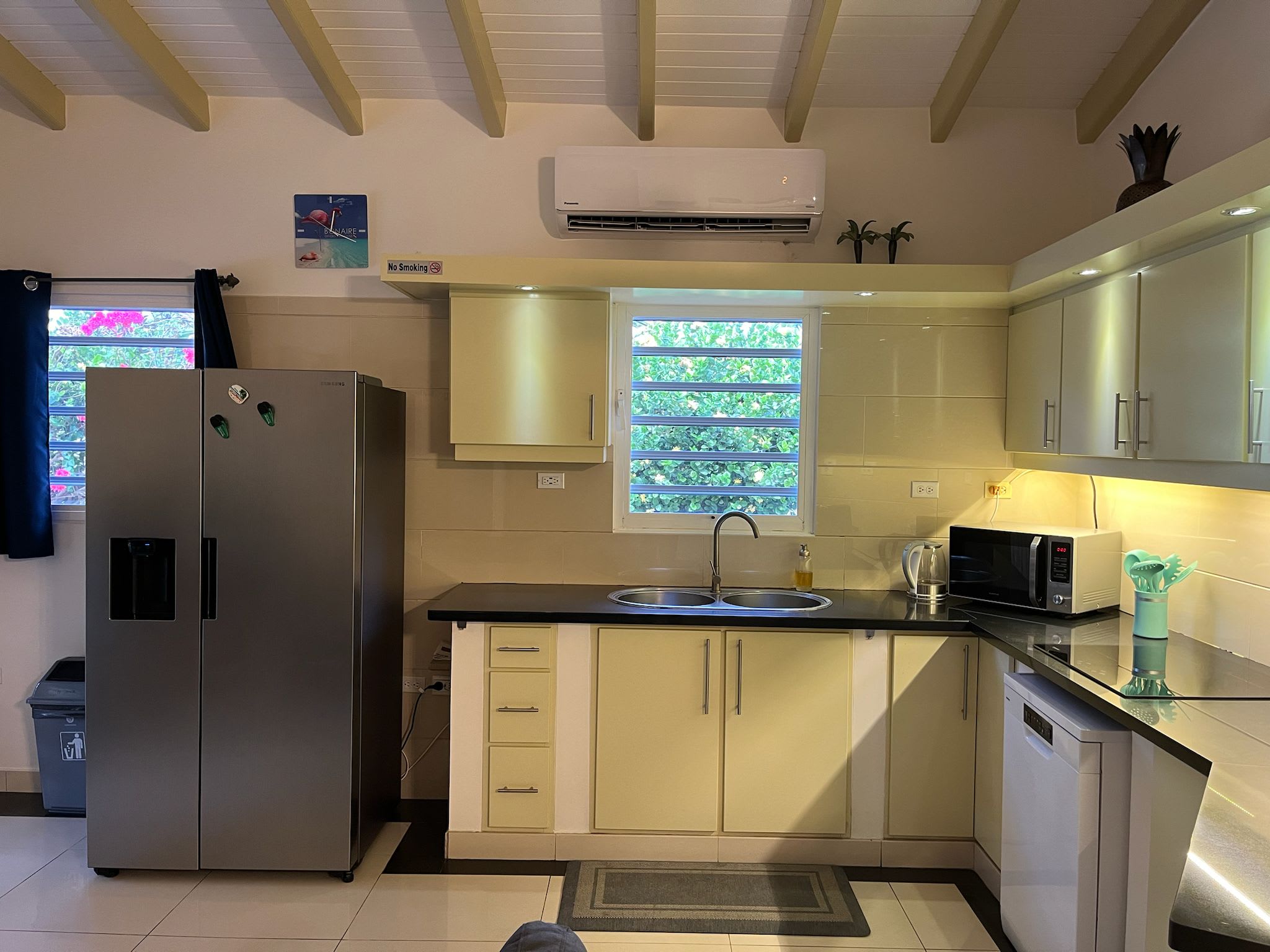 24 Makambaplein, Kralendijk, Caribbean Netherlands