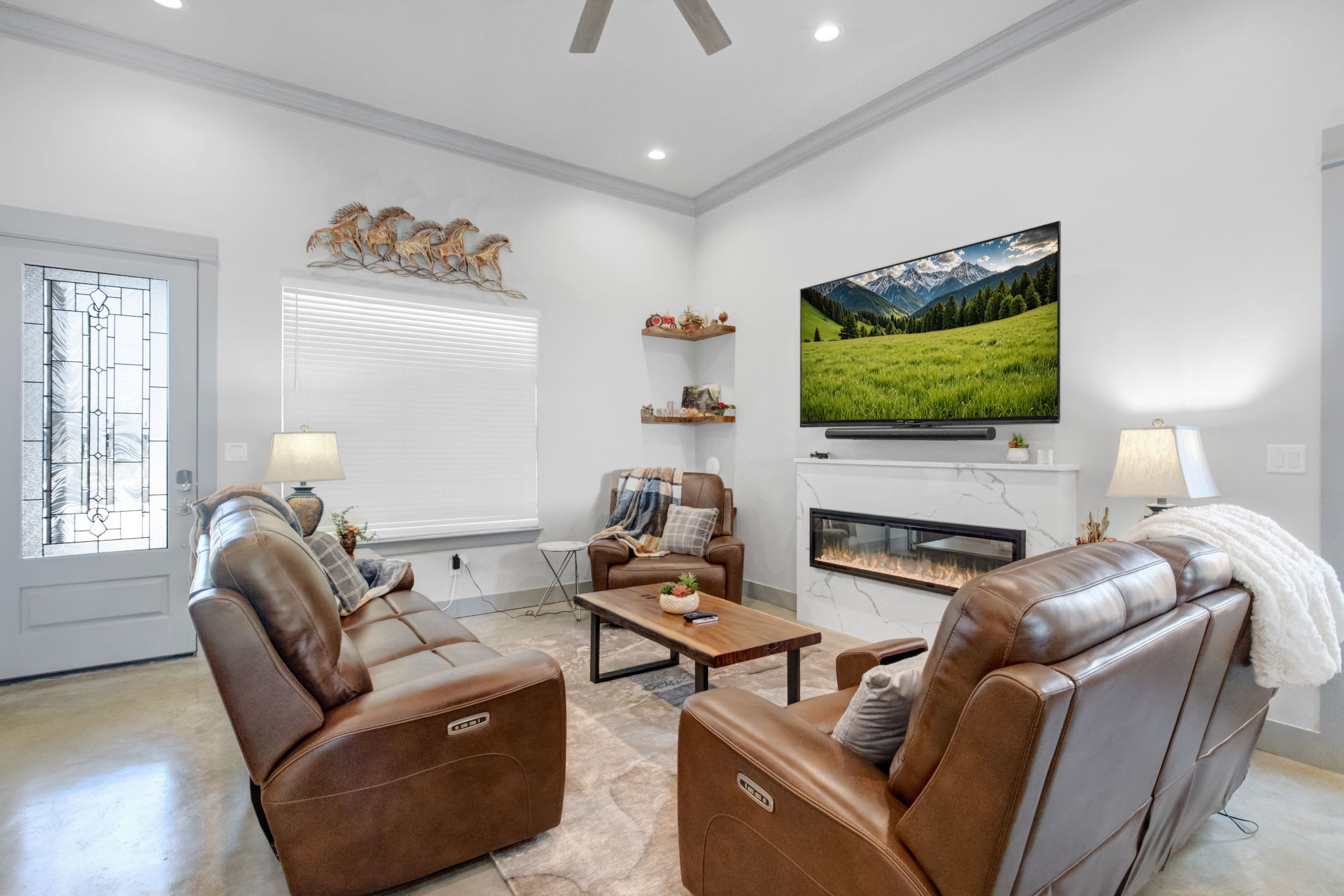 Luxury 3BR with Hot Tub, Outdoor Kitchen & Firepit | Photo 13