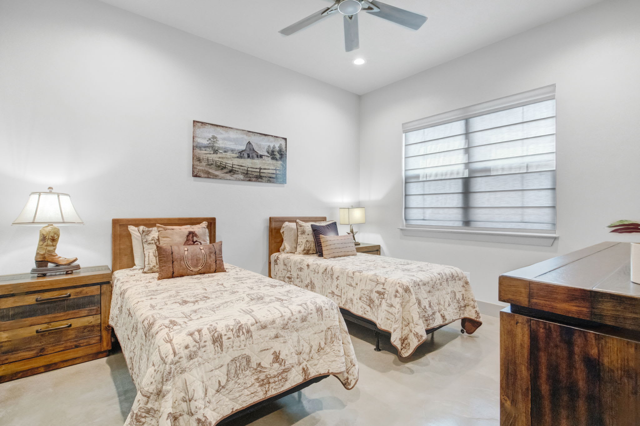 Luxury 3BR with Hot Tub, Outdoor Kitchen & Firepit | Photo 24