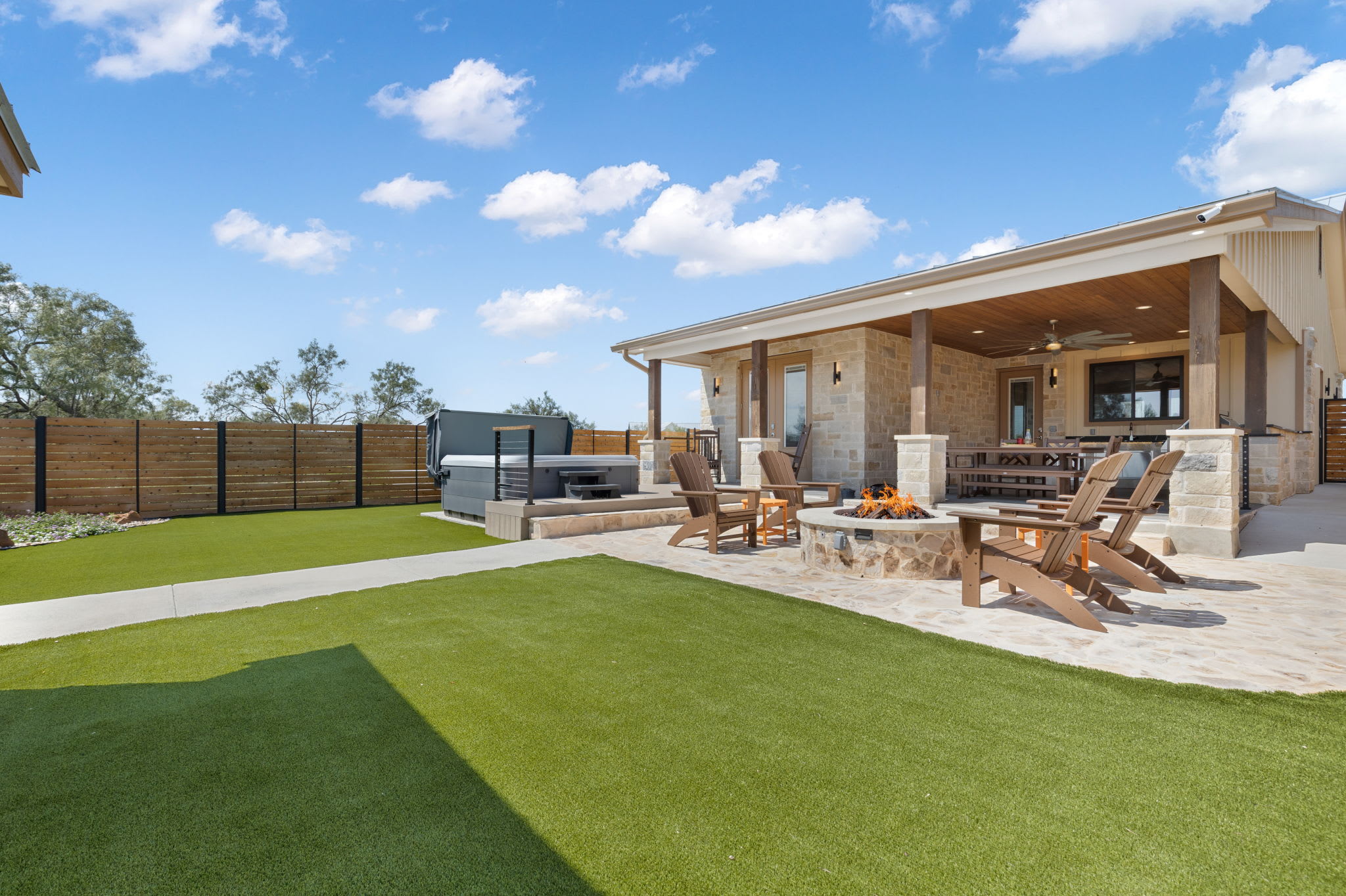 Luxury 3BR with Hot Tub, Outdoor Kitchen & Firepit | Photo 7