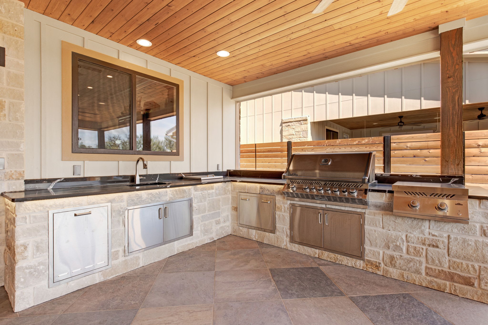 Luxury 3BR with Hot Tub, Outdoor Kitchen & Firepit | Photo 4