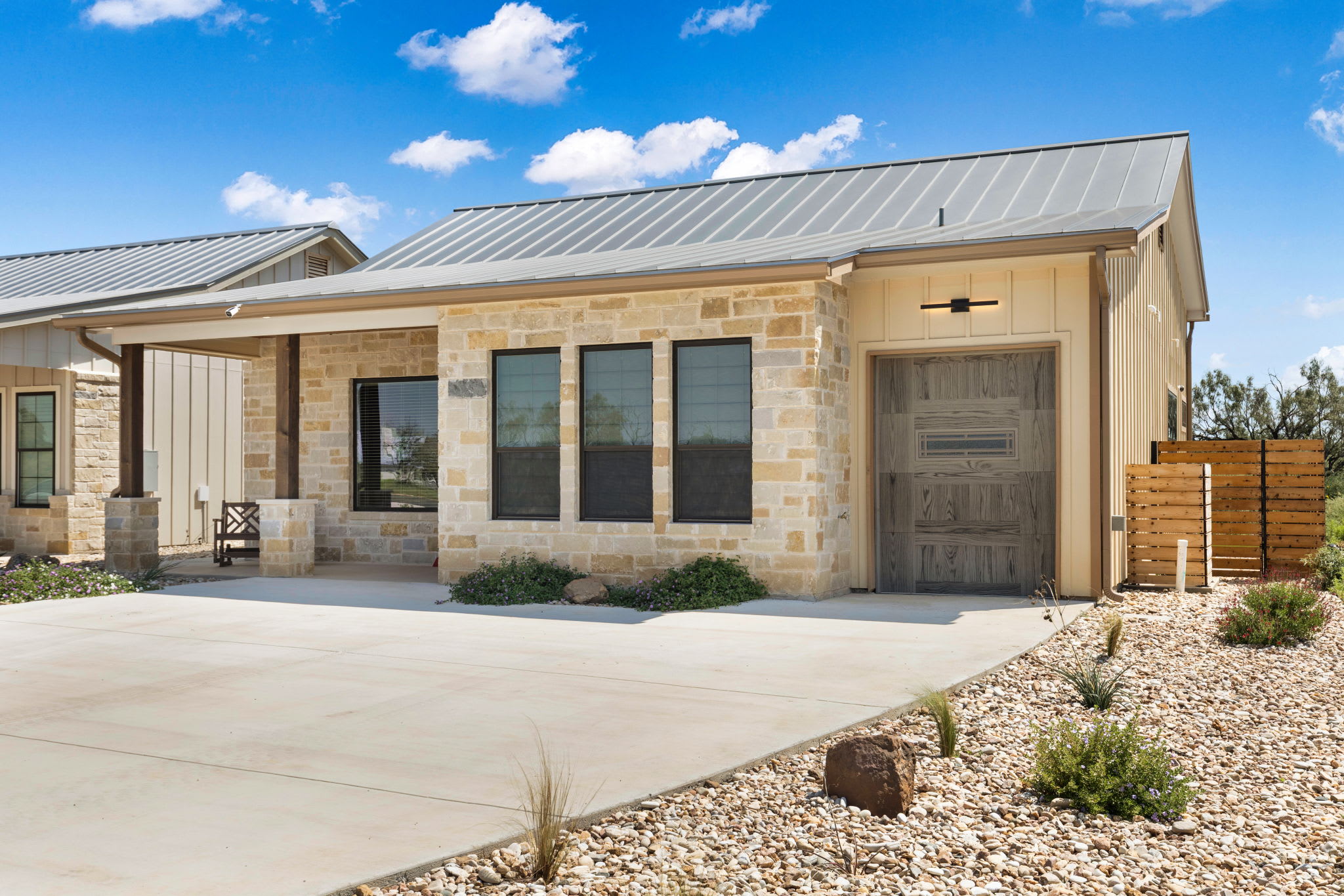 Luxury 3BR with Hot Tub, Outdoor Kitchen & Firepit | Photo 30