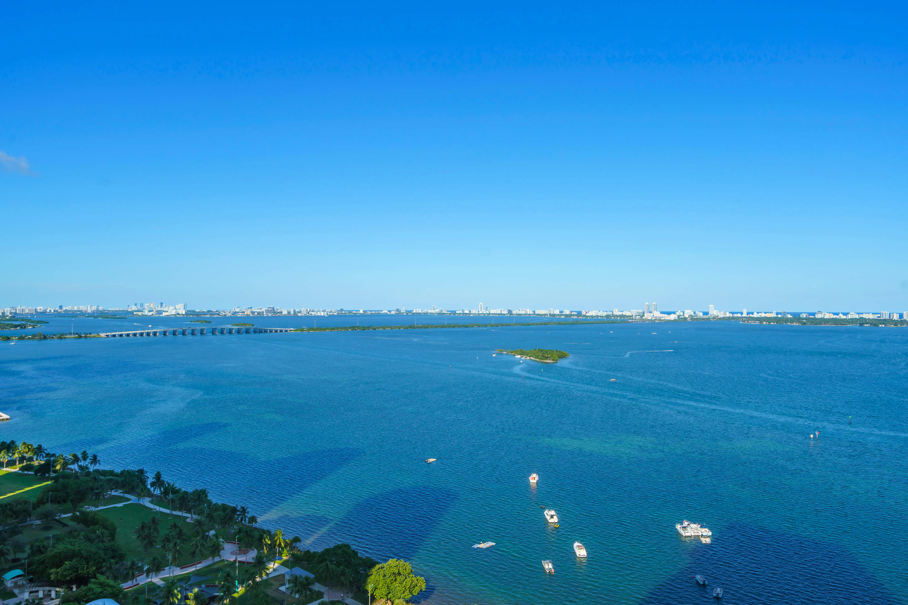 Bay View Condo | Work-Ready & Balcony 6