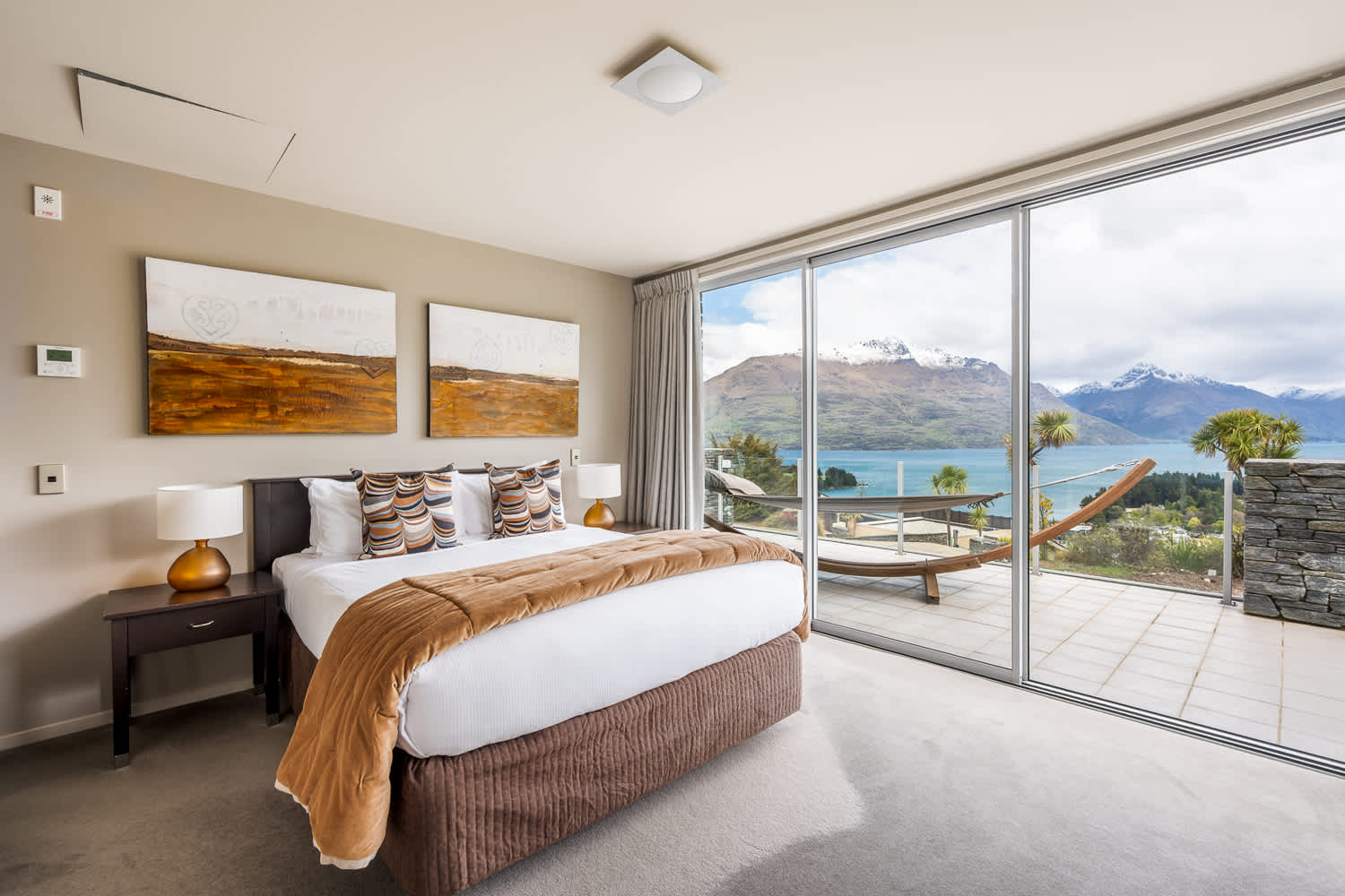 Queenstown luxury home booking