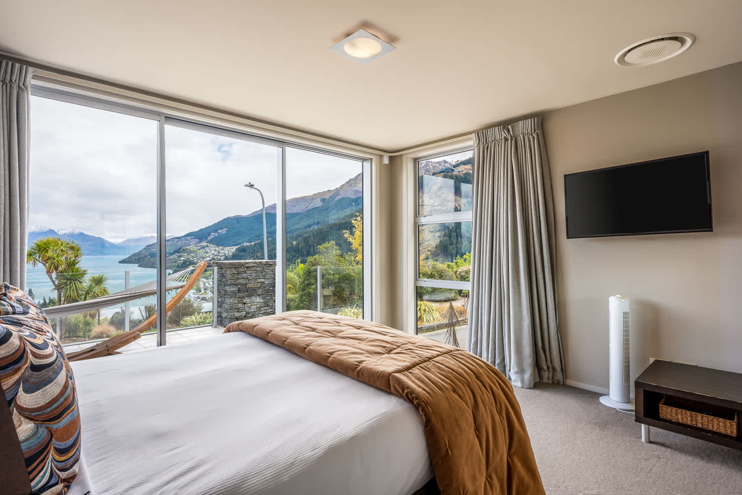 Queenstown luxury home booking