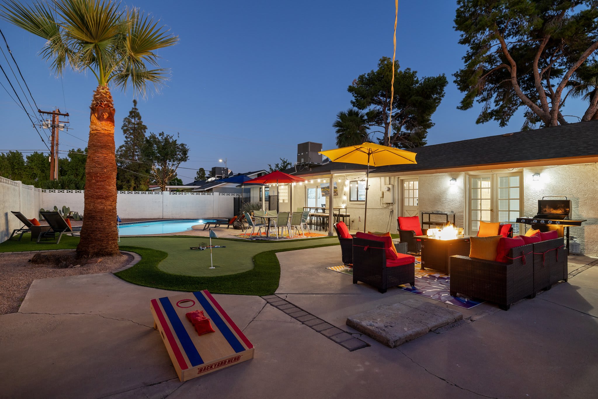 Old Town: 2 King / 8 Queen Beds, Backyard Paradise - Scottsdale, AZ