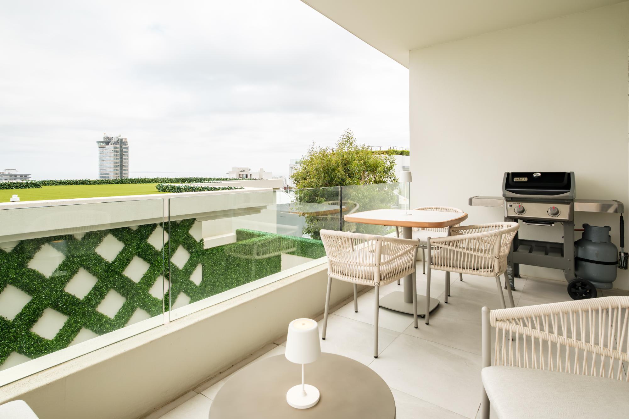 Ocean View 1bed Apartment in Sea Point Marlo Cove 7