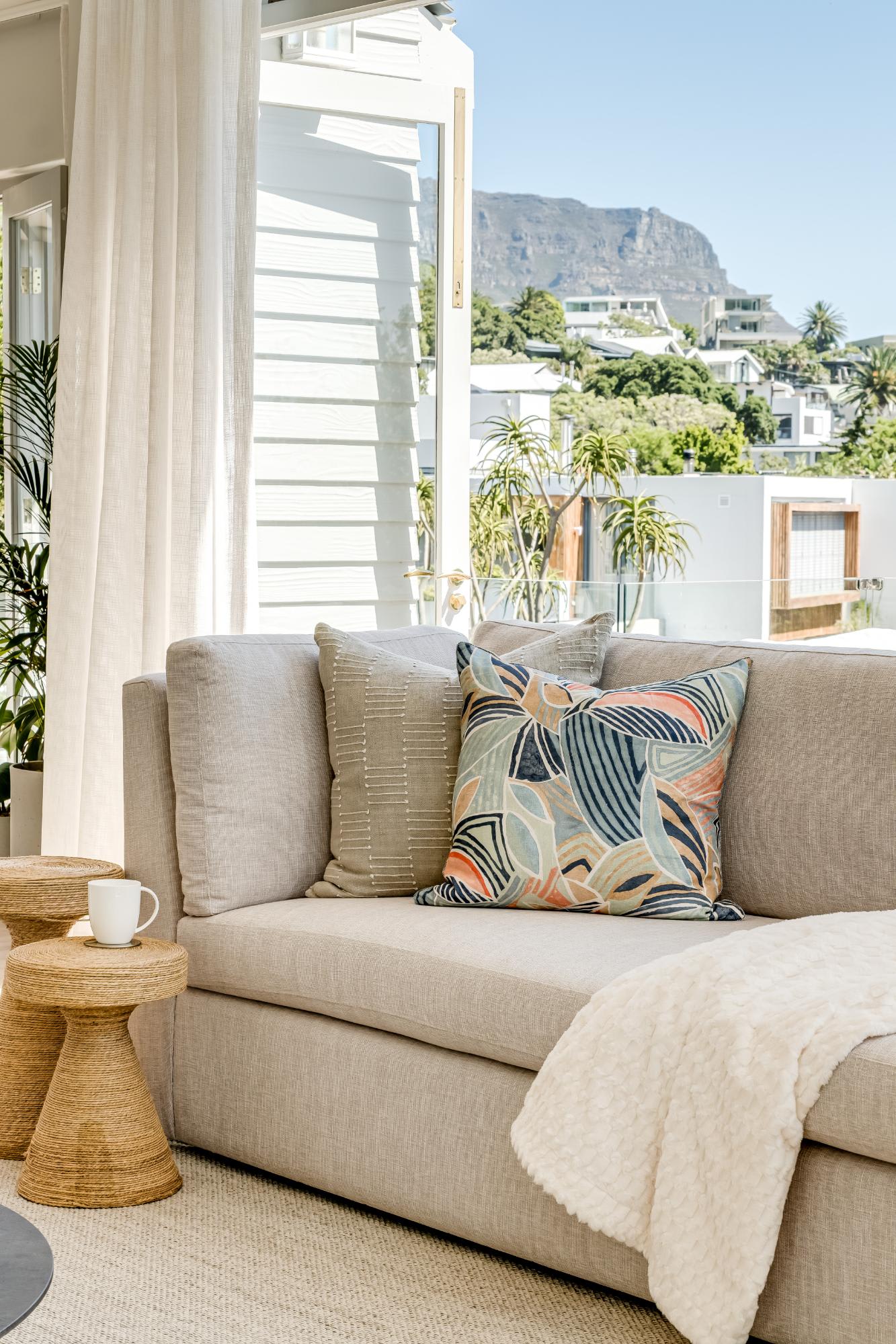 6bed Villa by Camps Bay Beach Seven the Drive 10