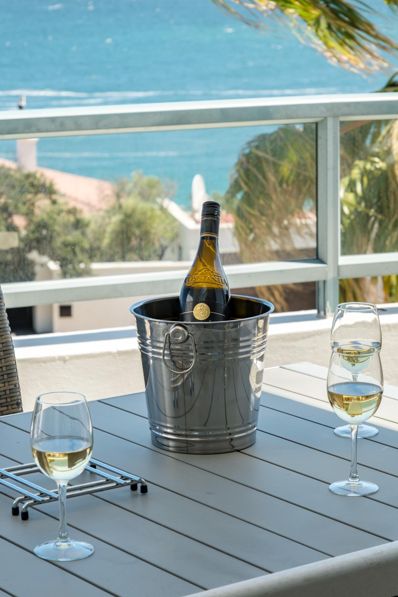 Stylish and Secure Camps Bay Holiday Apartment 9 Nautica 4