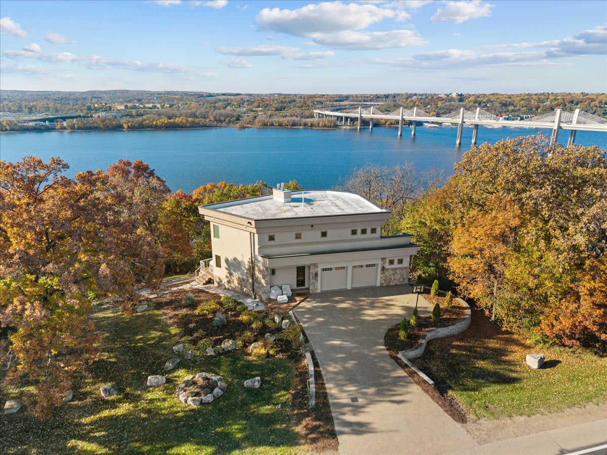 Waterfront Retreat • Private Beach • Dock • Views — Hudson, WI — vacation rental
