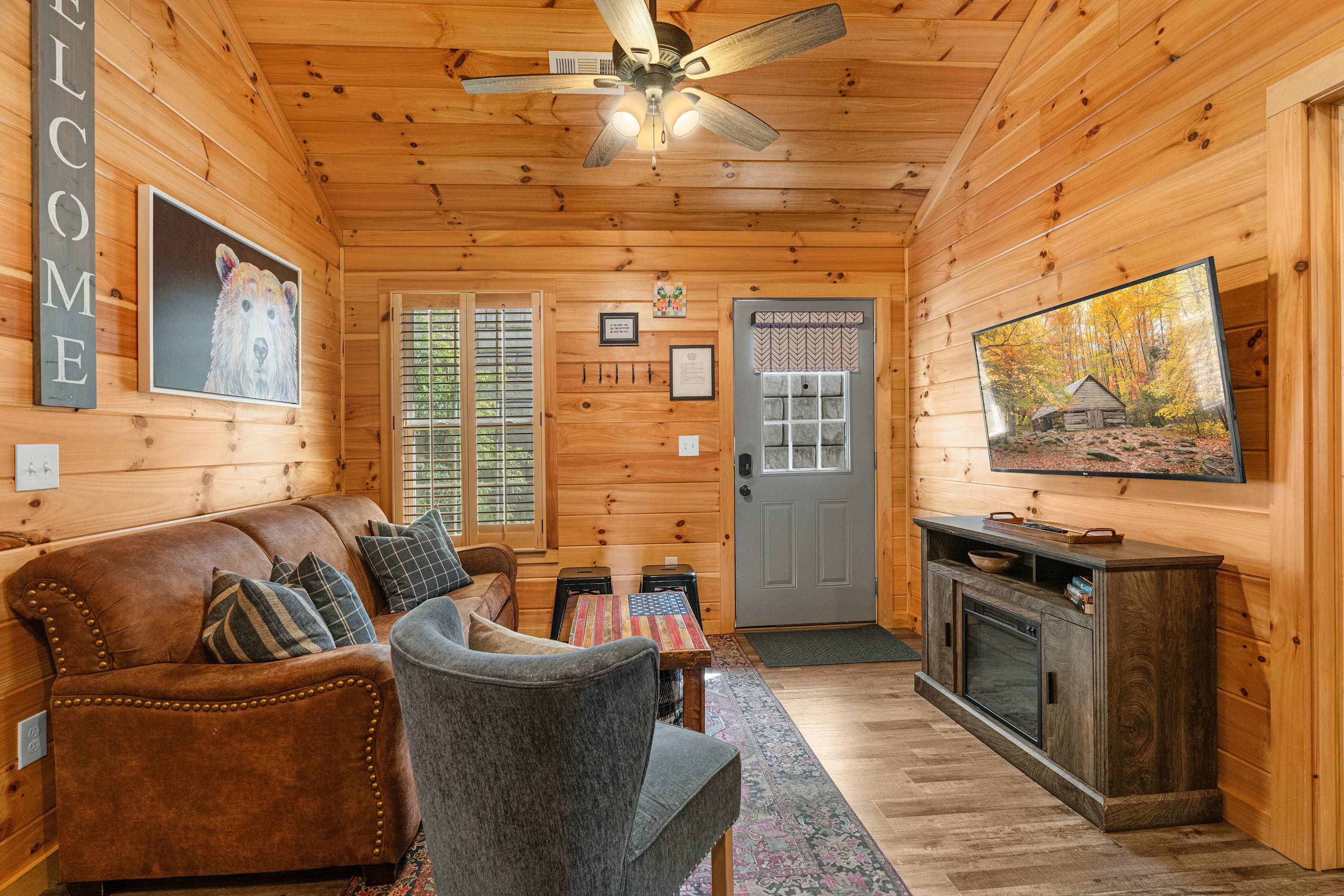 Smoky Mountain Hideaway with Hot Tub & Firepit! — Pigeon Forge, TN — vacation rental
