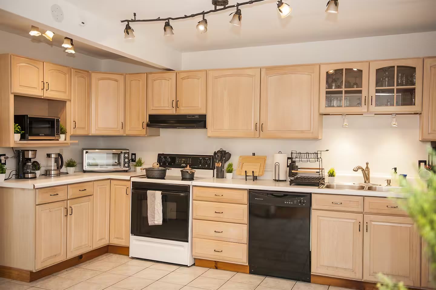 Hot Tub, Game Room, Fire Pit | Black Creek Lodge