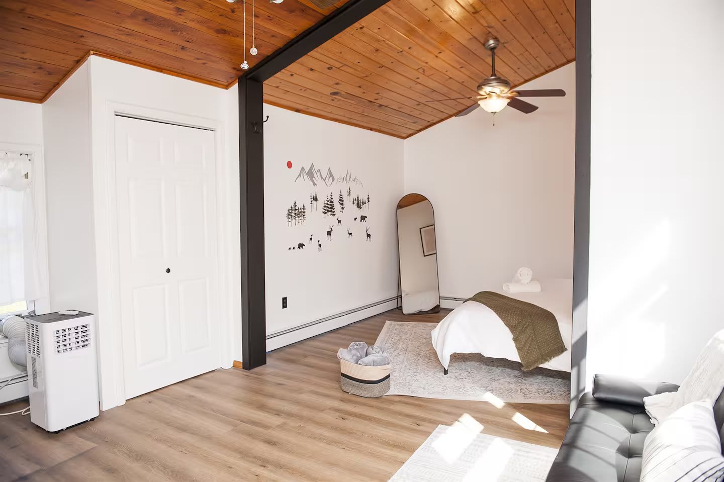 Hot Tub, Game Room, Fire Pit | Black Creek Lodge