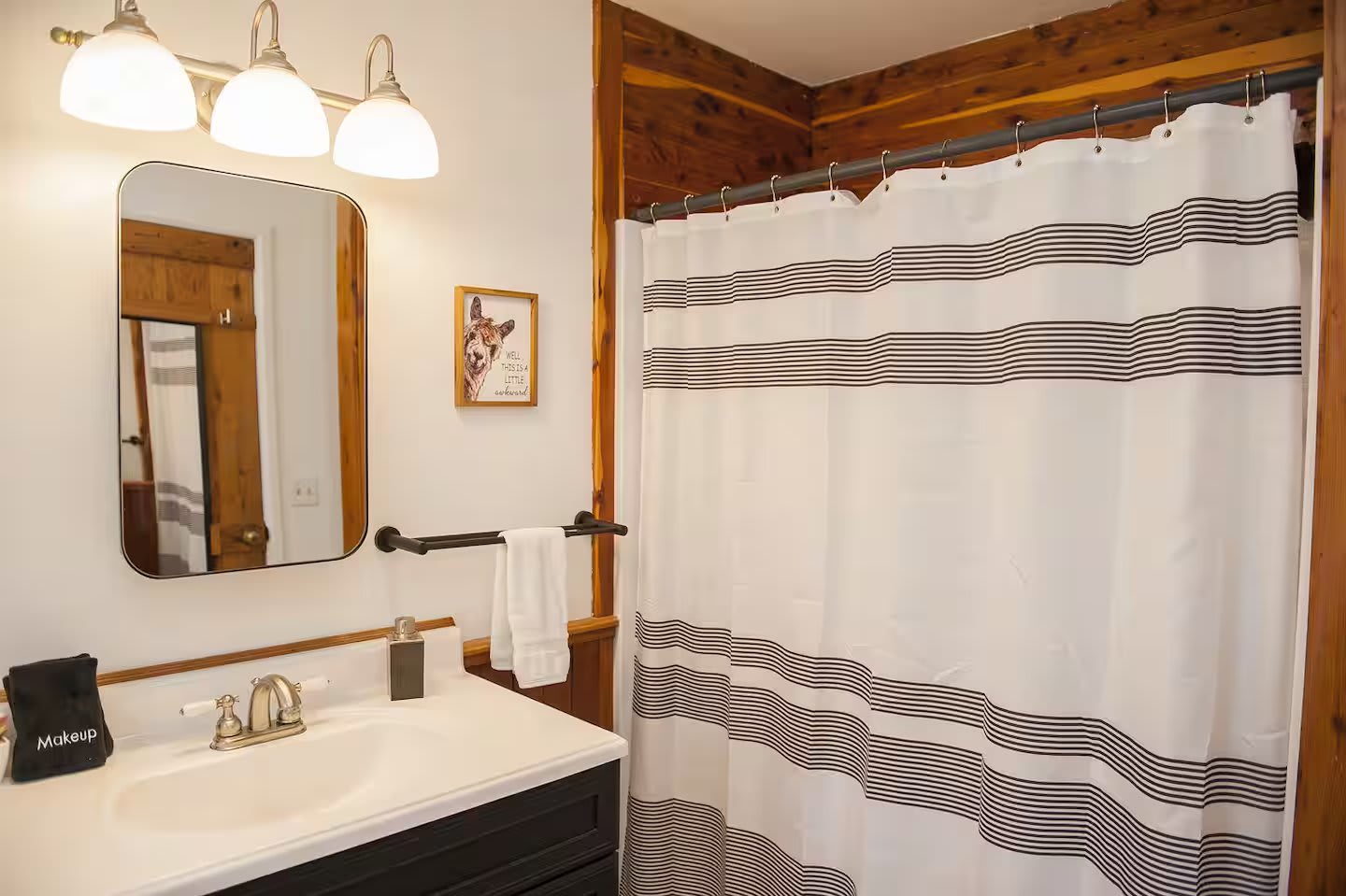 Hot Tub, Game Room, Fire Pit | Black Creek Lodge