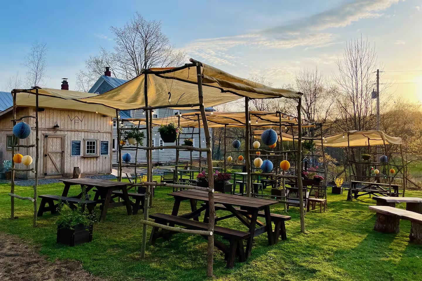 Hot Tub, Game Room, Fire Pit | Black Creek Lodge