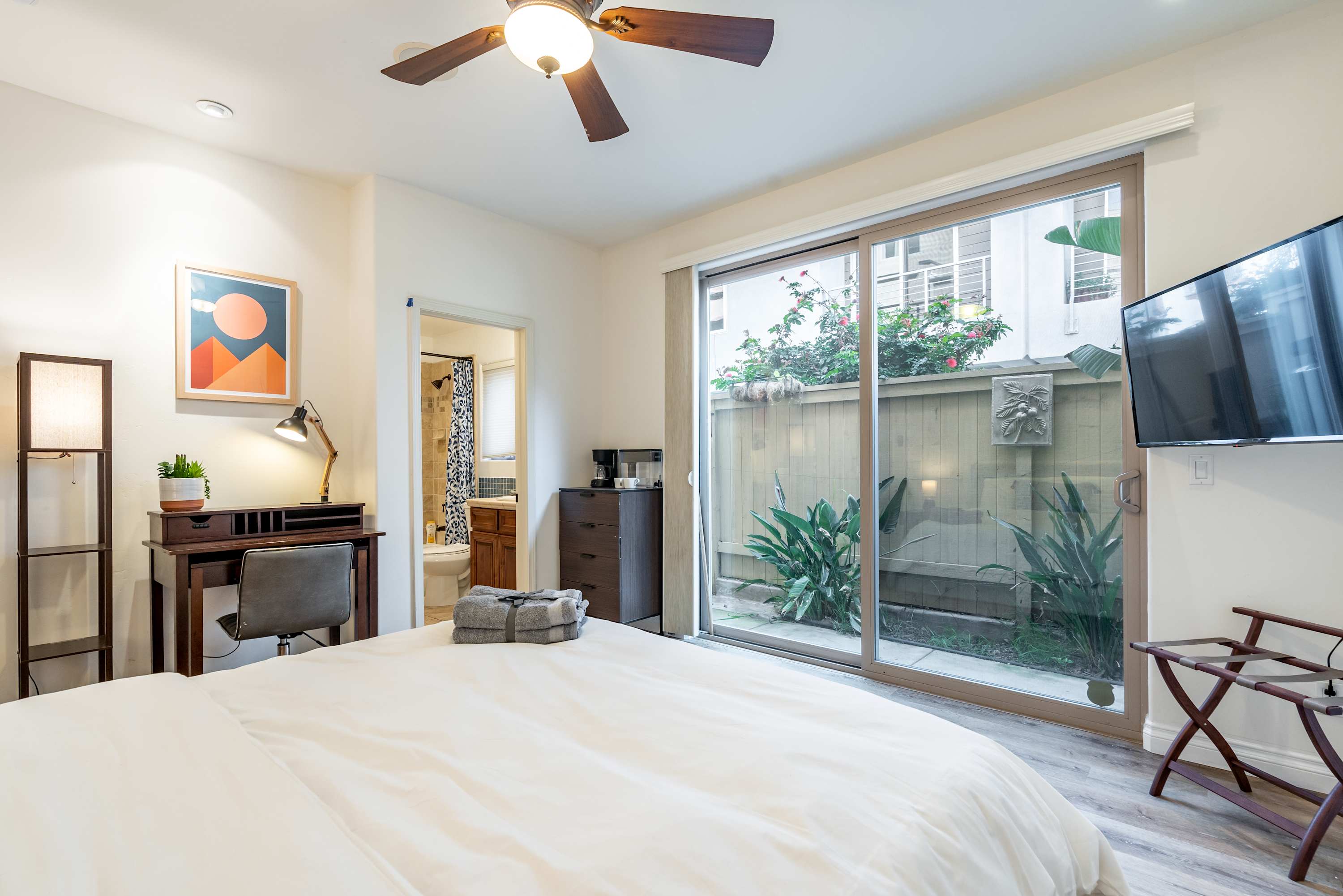 Your San Diego Studio - Free Parking, Pet-Friendly, Private Patio