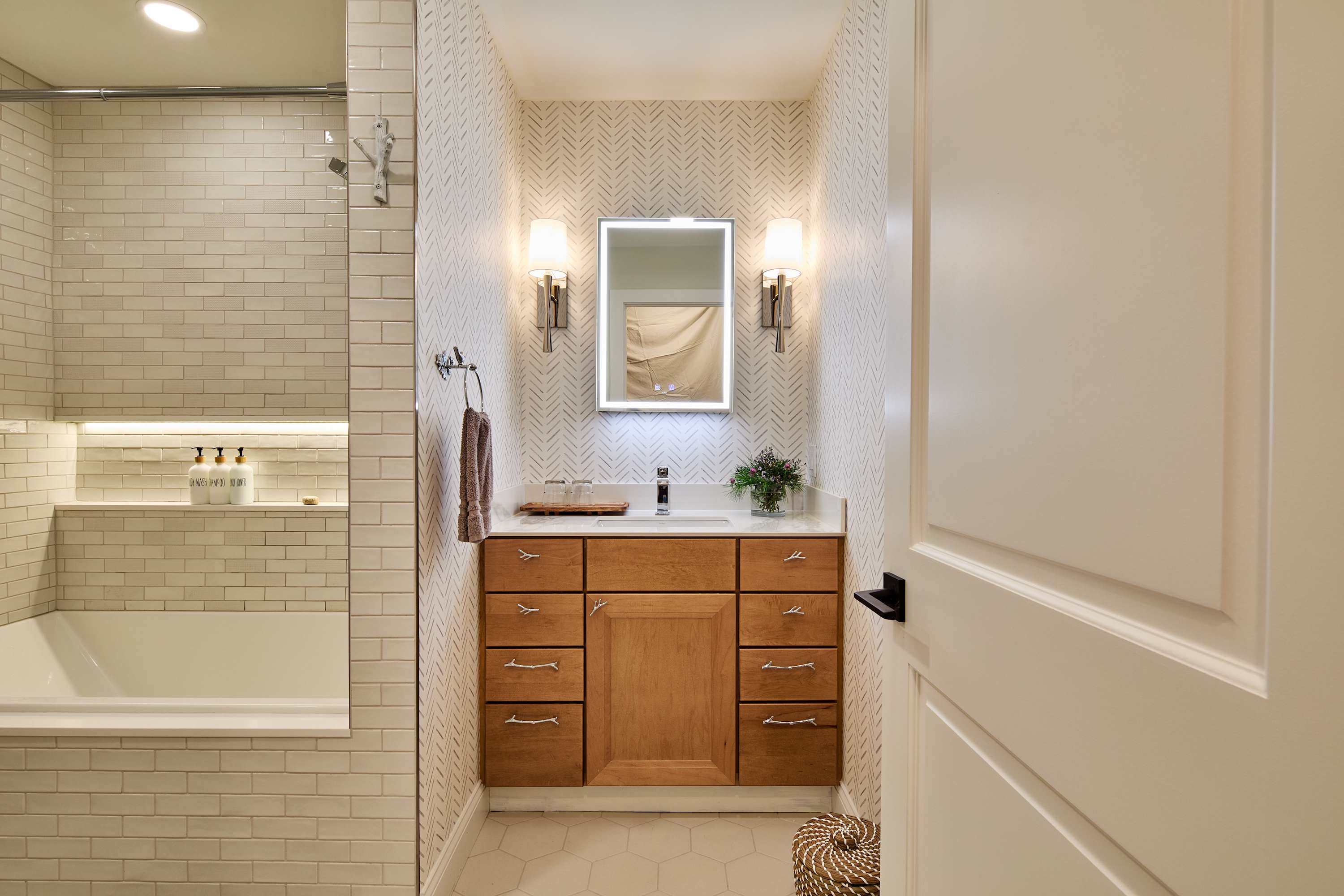 Views! Fireplace, Piano, Hot Tub | Sunnymede Hill