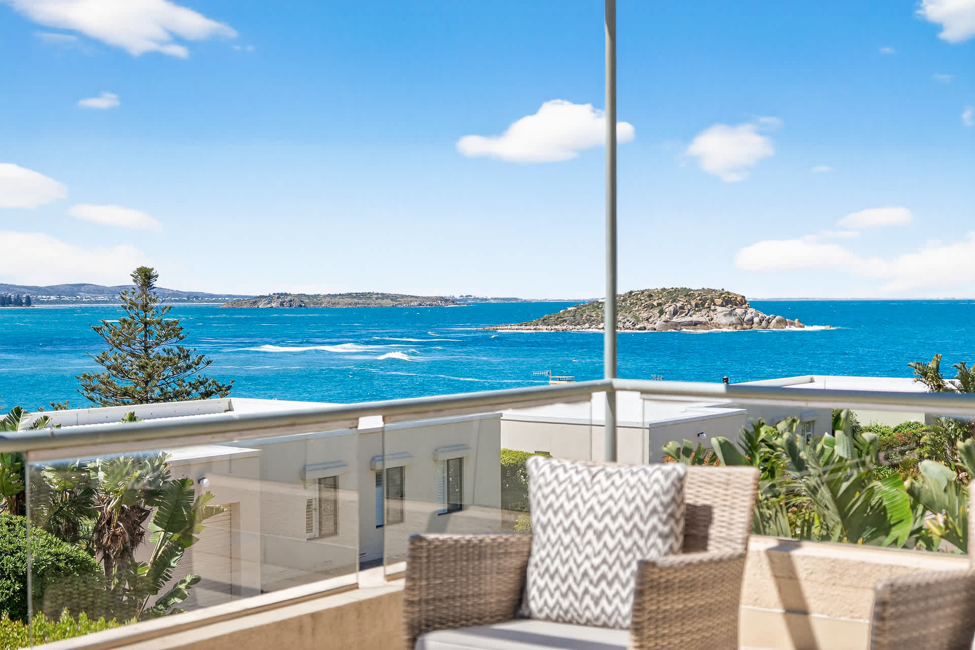 Villa La Mer, Wi-Fi and Linen Included — Encounter Bay, SA — vacation rental