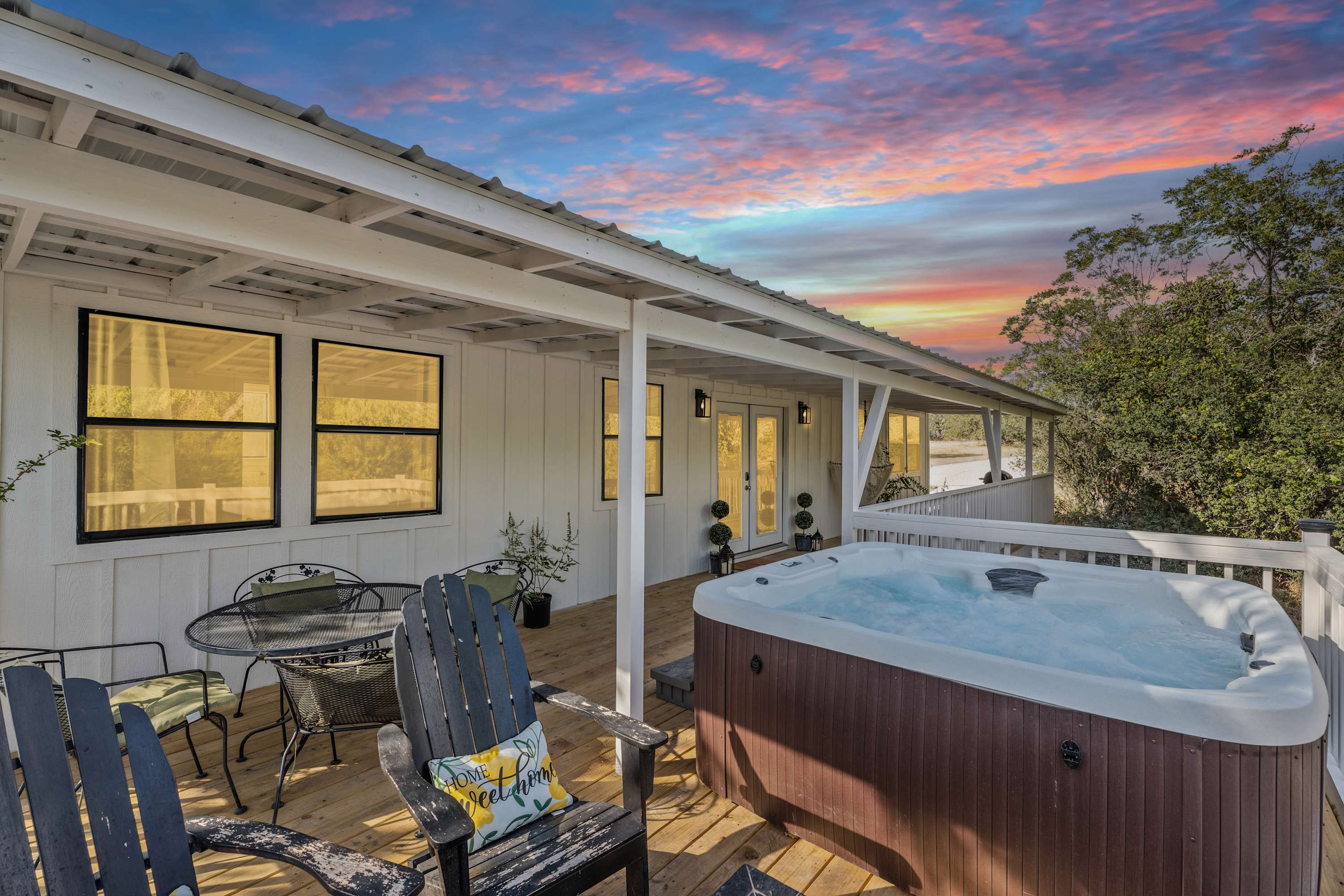 Running Buck Cabin 1 - Hot Tub & 5 Min to Main — Fredericksburg, TX — vacation rental