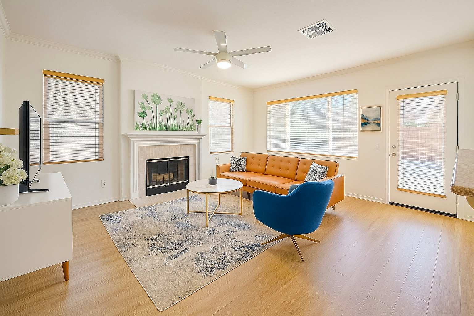 Allura Del Mar Heights Pet-Friendly 5BR Retreat - Photo 3