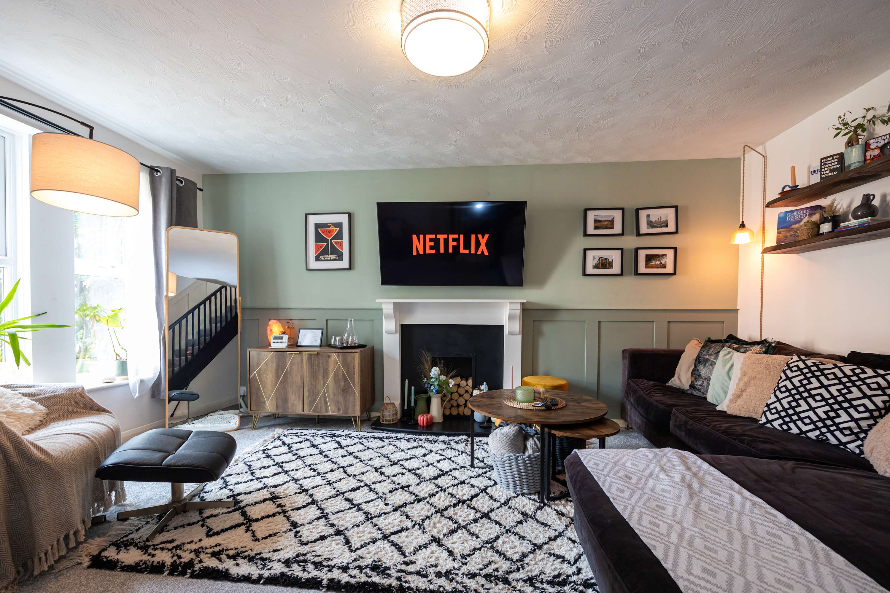 Cosy home in the heart of Whitefield in Oxbow Way M45 8SG - Property image 3 - VivreStays